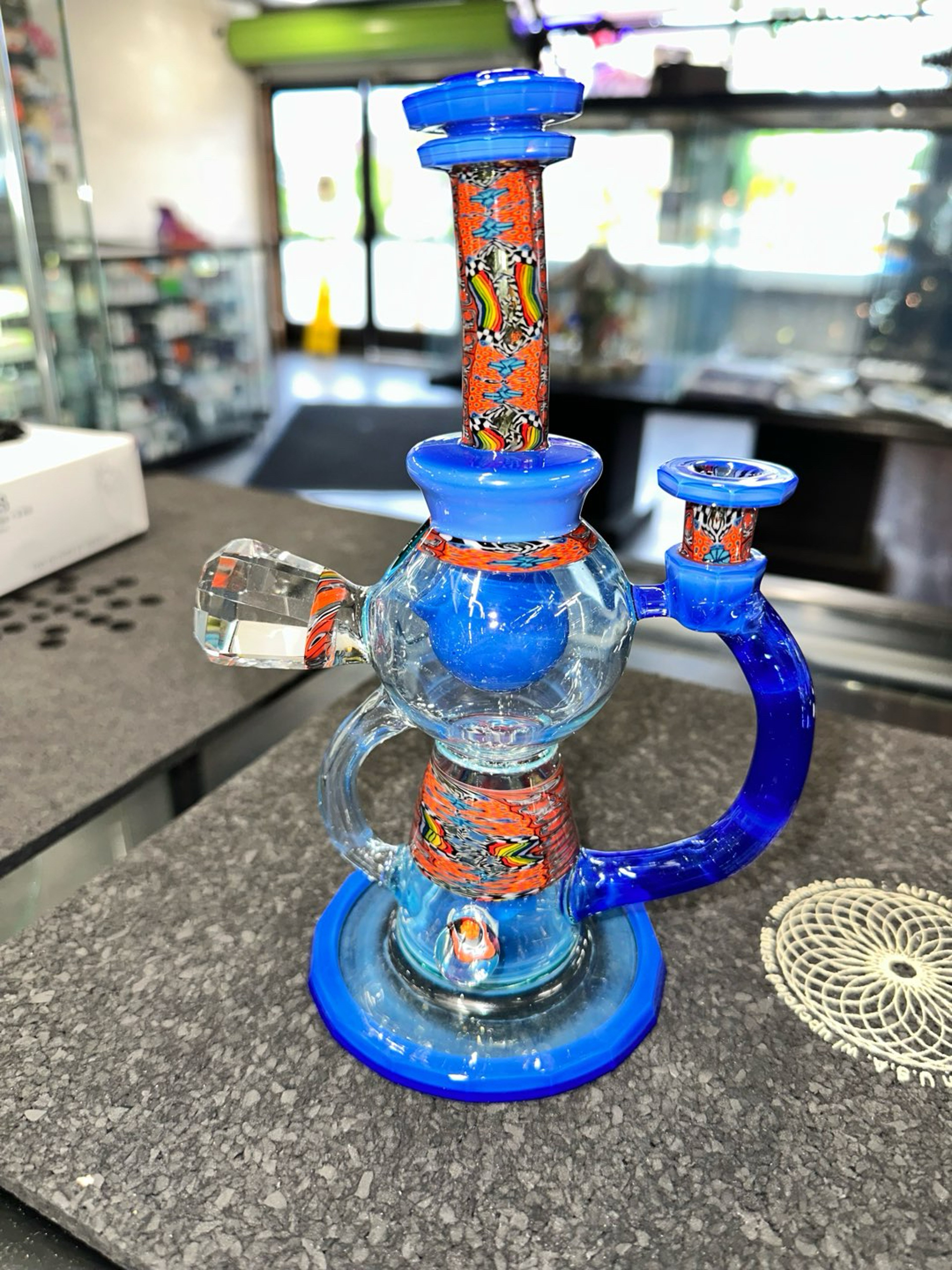 Preview pic of Dynamic glass globetrotter