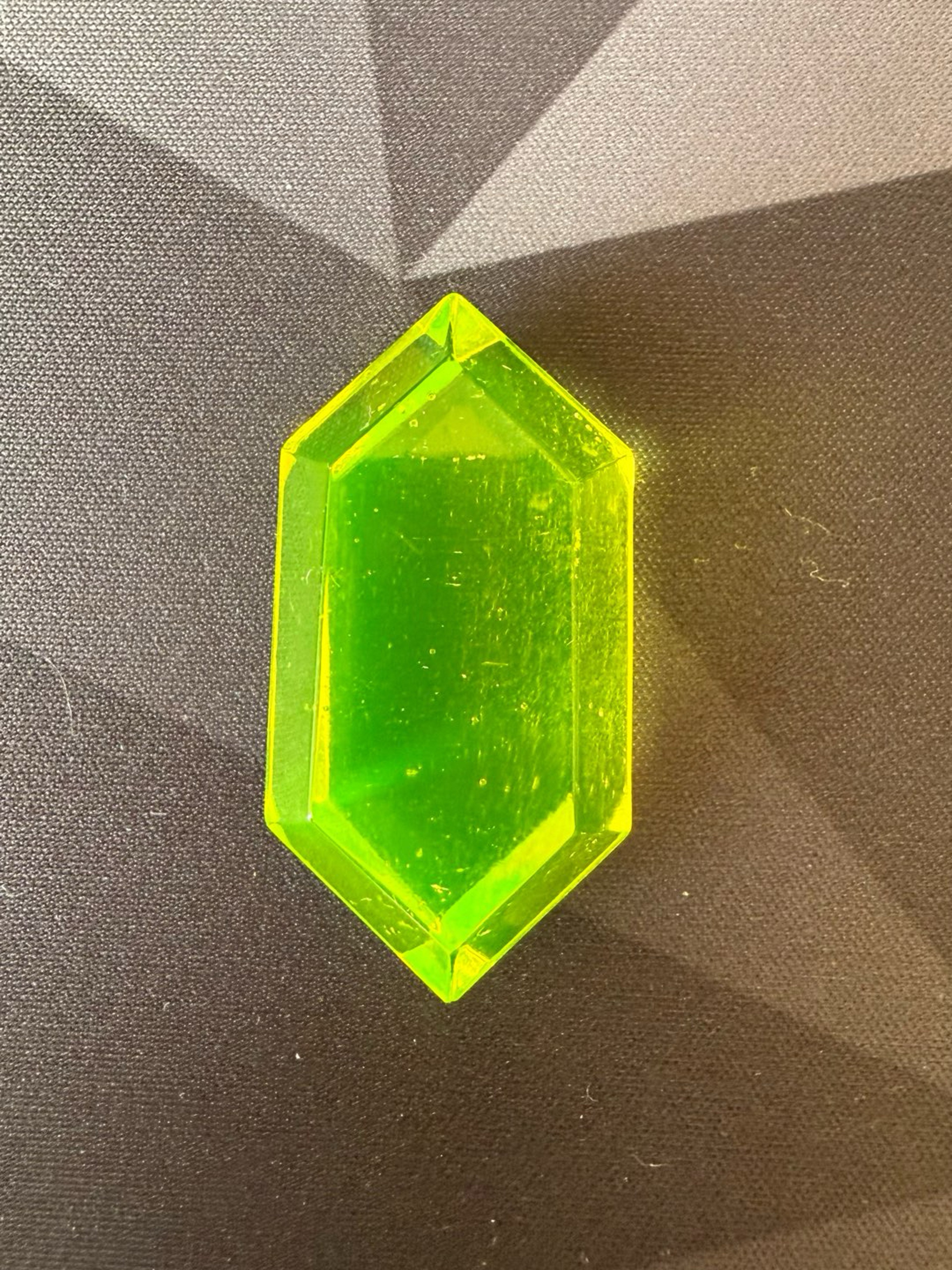 Preview pic of Spacewalk Glass Rupee