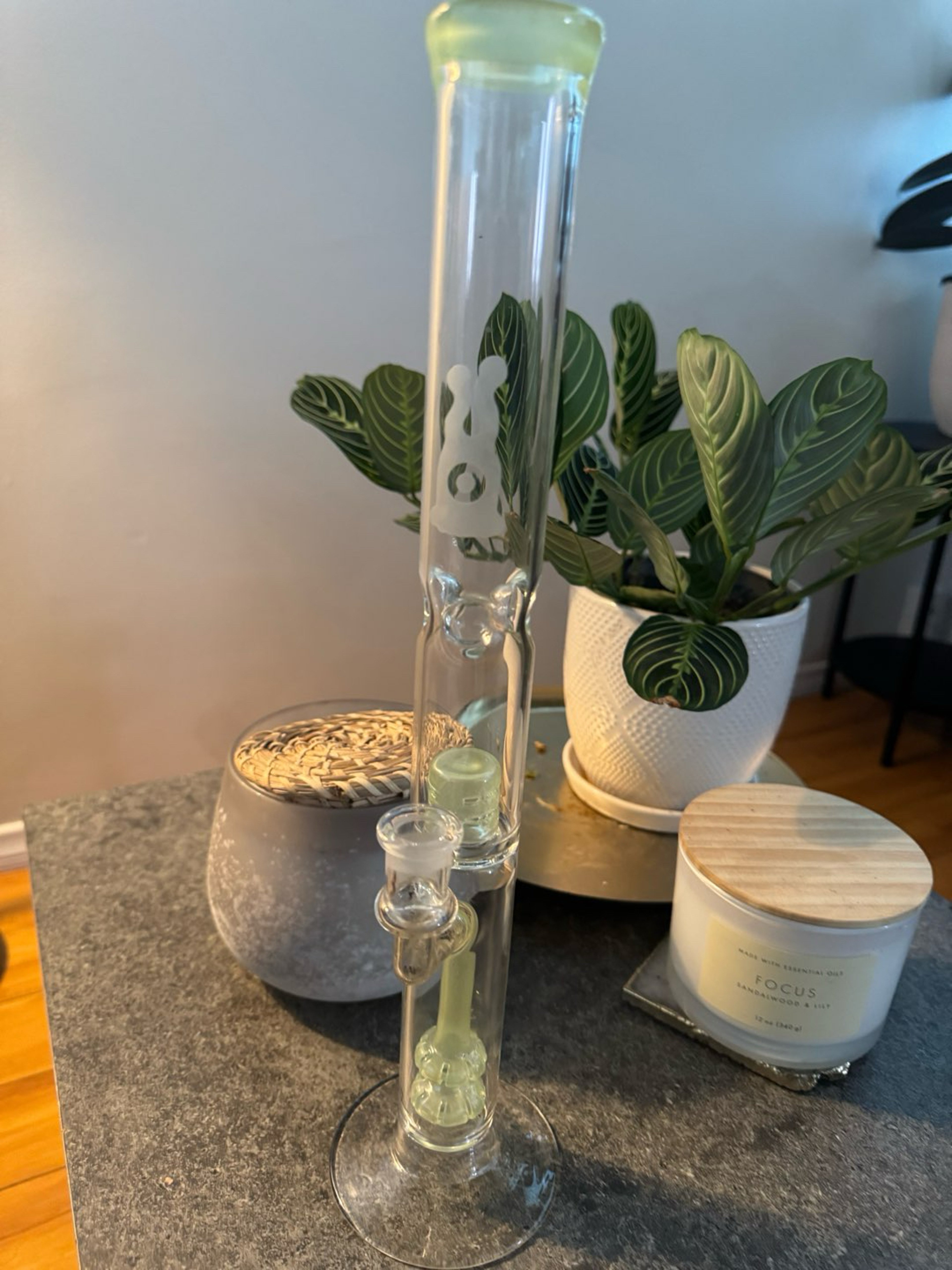 Preview pic of Drewbie Glass bong 14mm /90