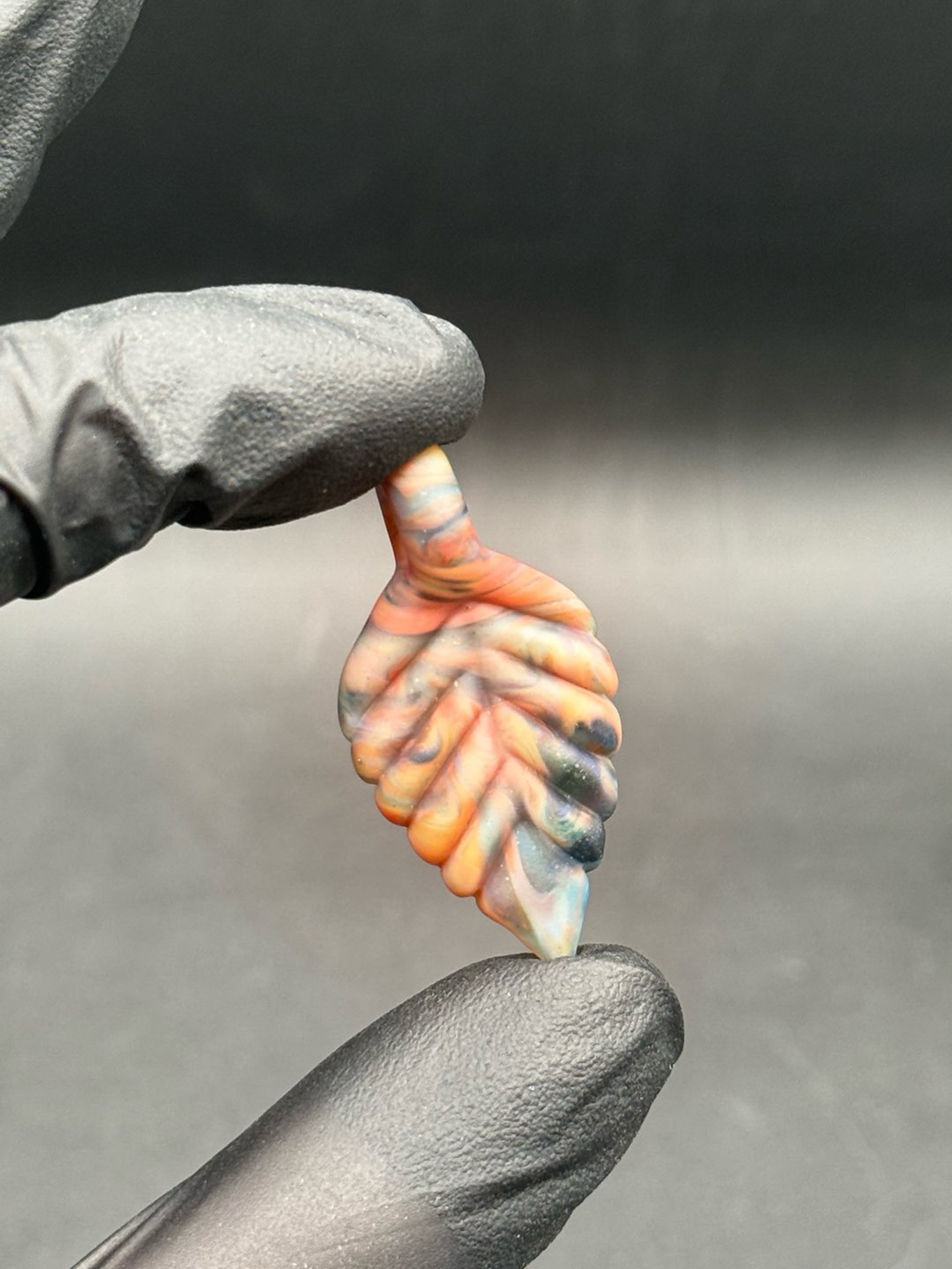 Preview pic of Leaf pendant