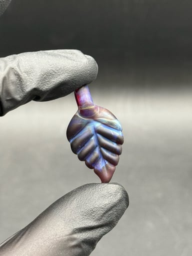 Preview pic of Leaf pendant