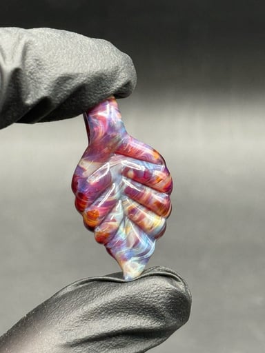 Preview pic of Leaf pendant