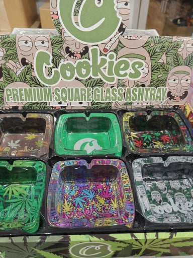 Preview pic of Cookie's ashtrays!