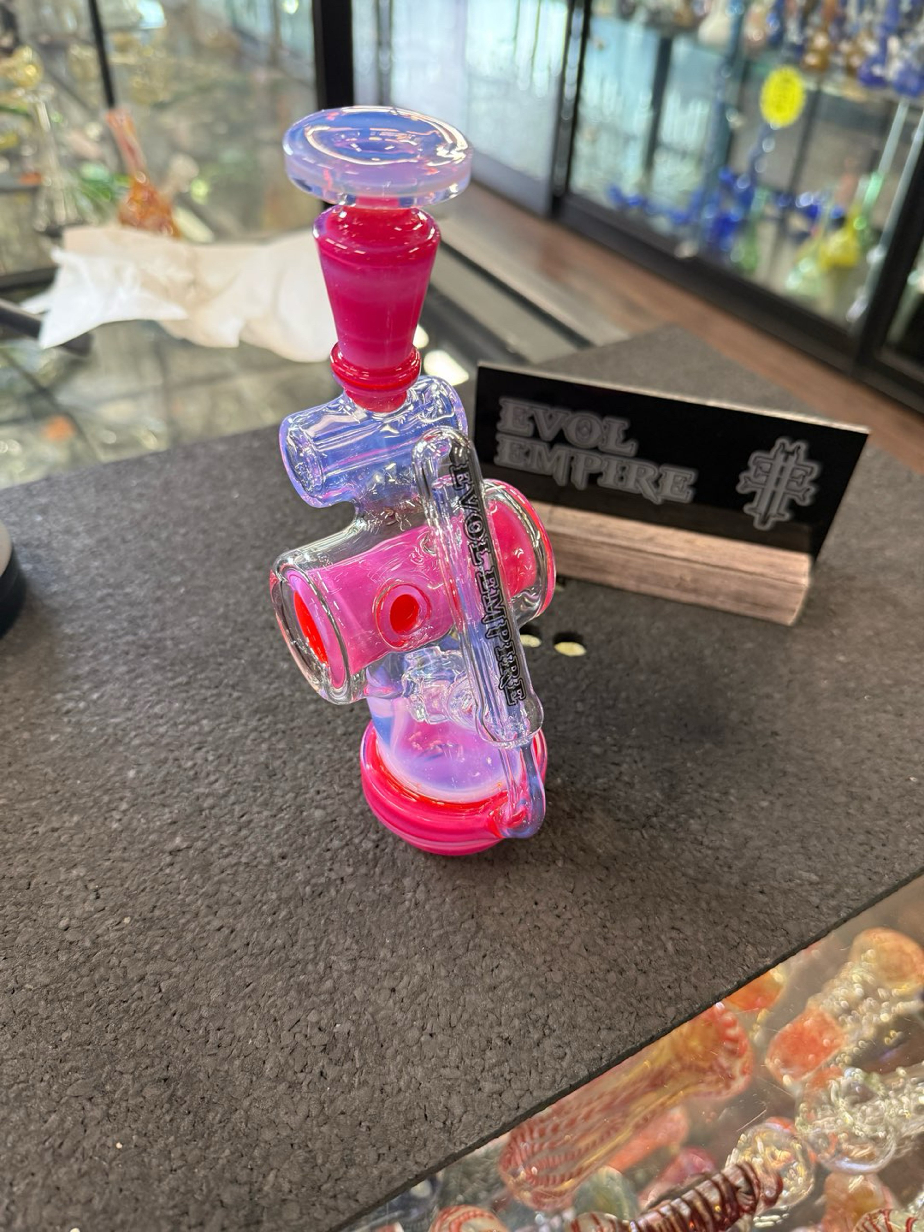 Preview pic of Evol empire puffco attachment