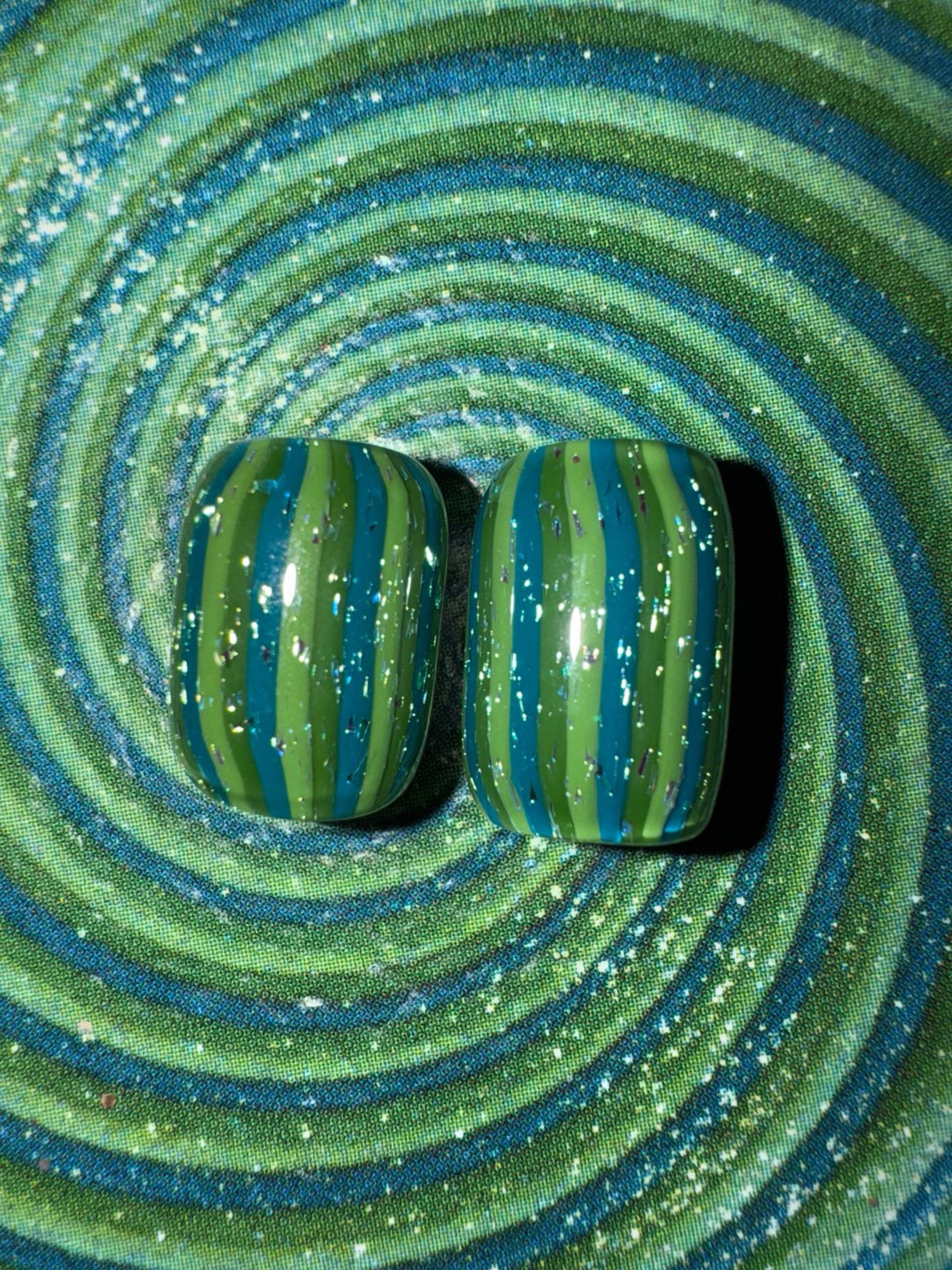 Preview pic of Darby beads small