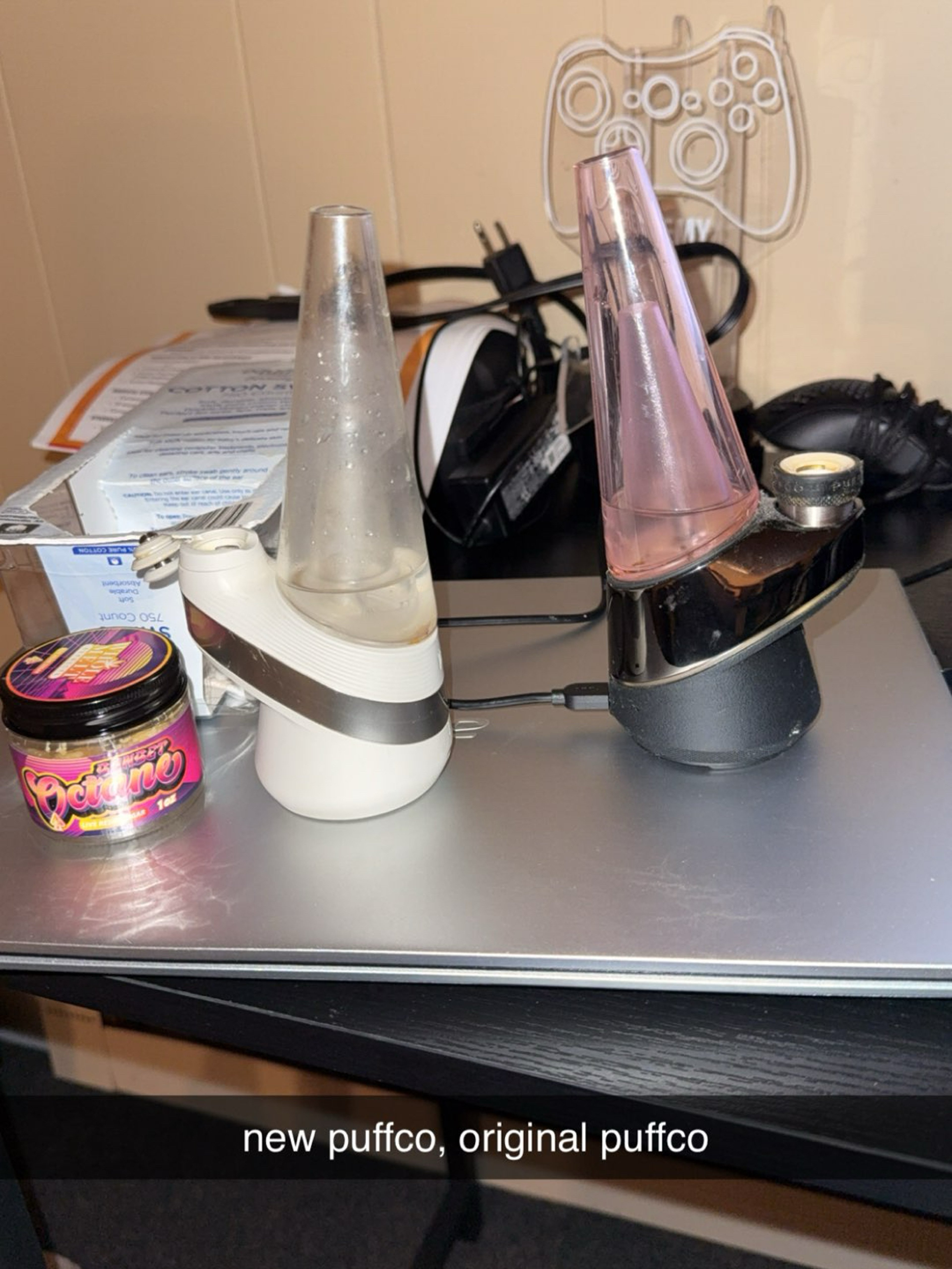Preview pic of Puffco Peak V1 and V2