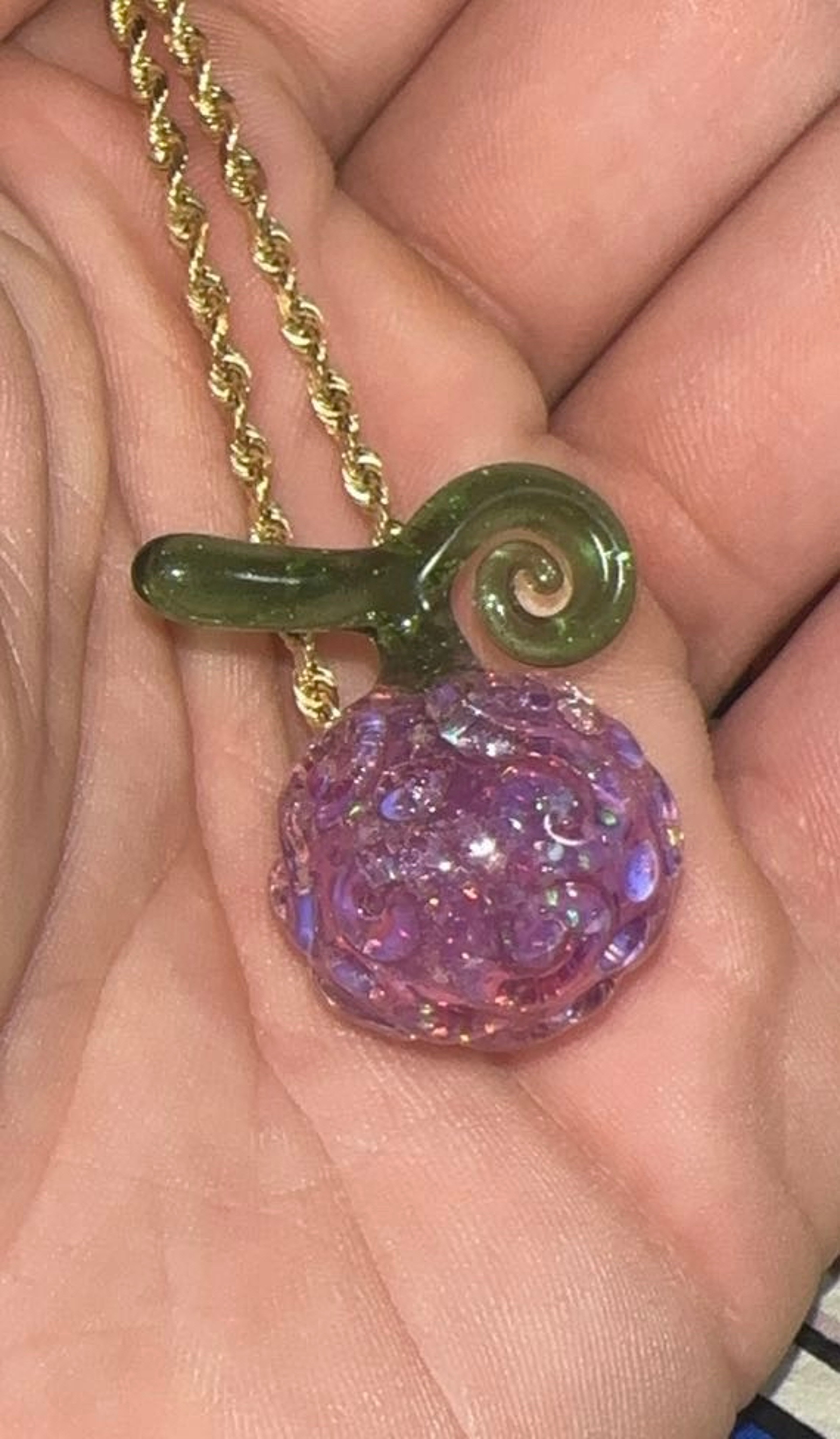 Preview pic of cropal gum gum pendant