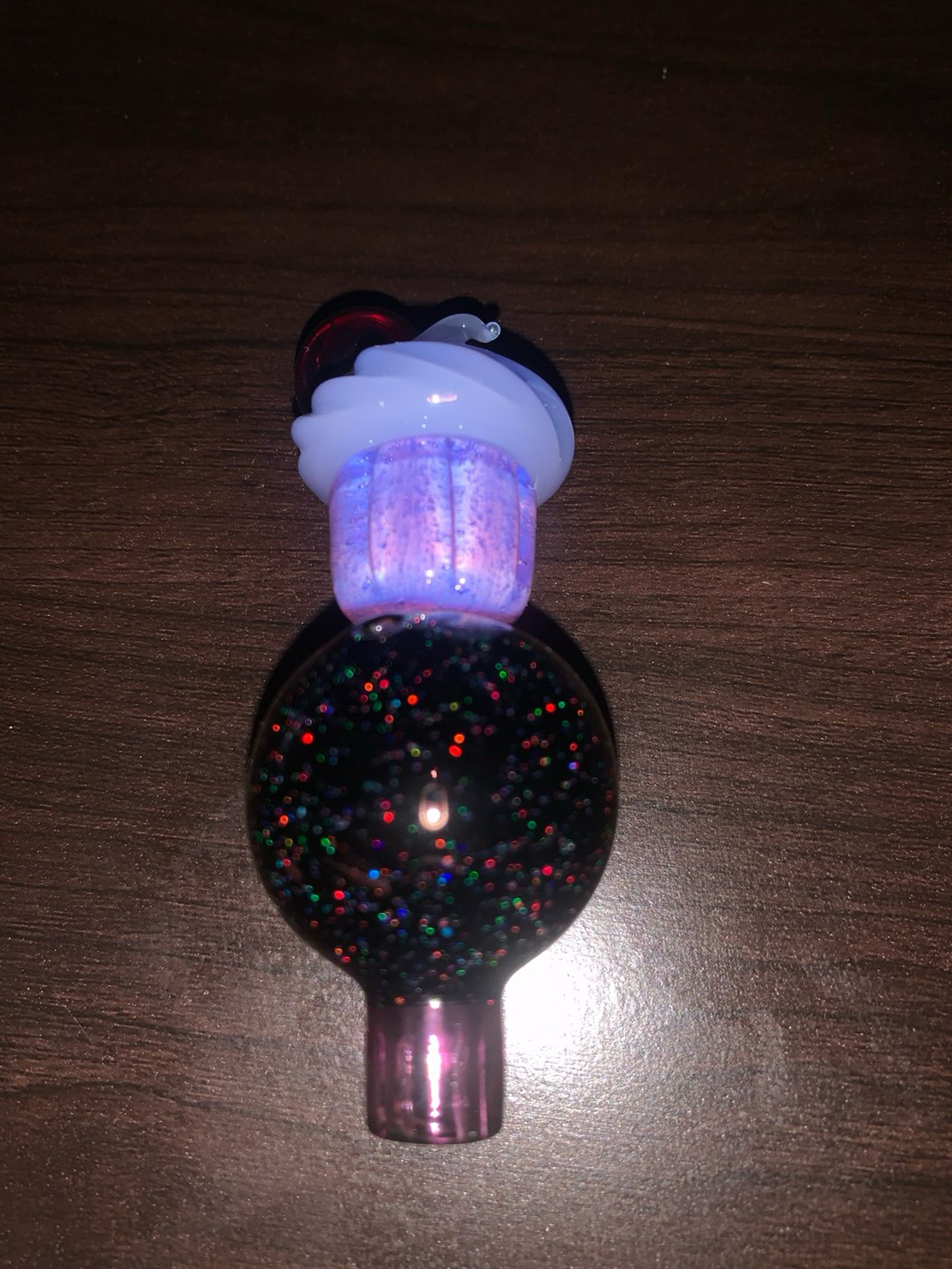 Preview pic of Beezy Glass Cupcake Bubble Cap