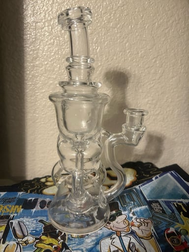 Preview pic of Ery Glass