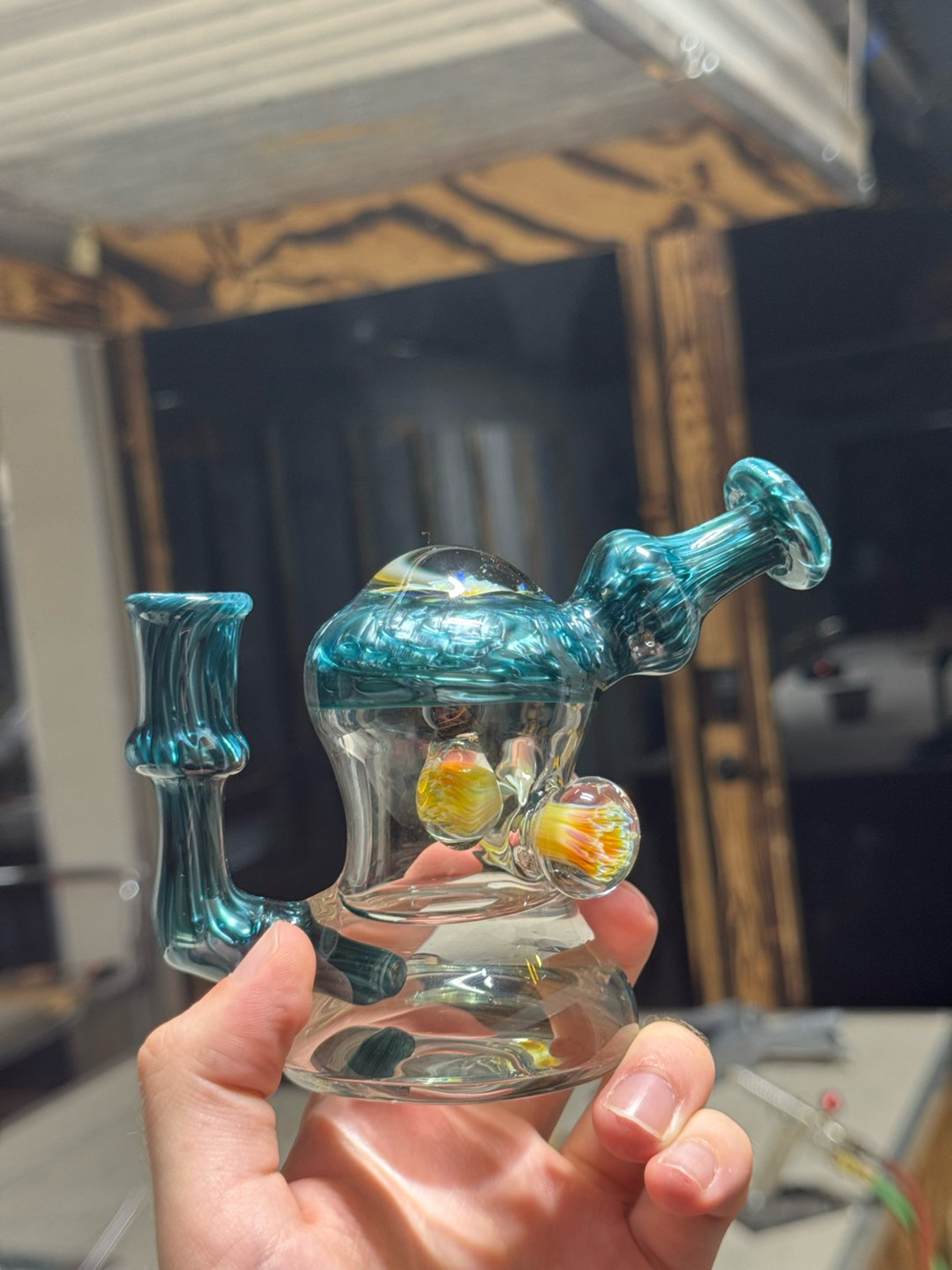Preview pic of Neptunium rig featuring amber purple flower implosions