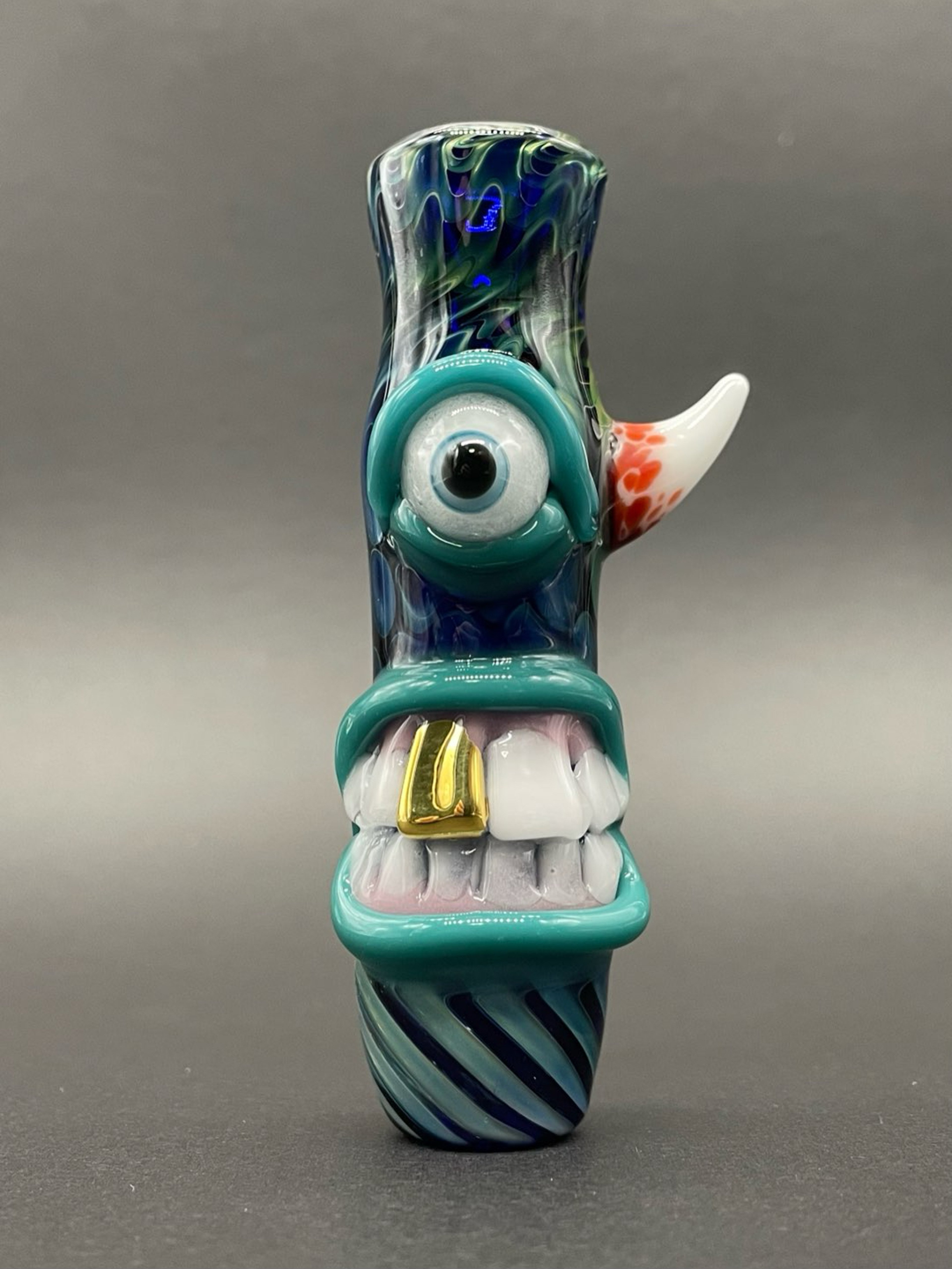 Preview pic of Gold fumed cyclops chillum