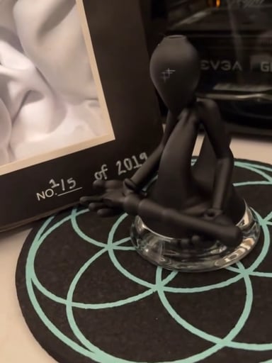 Preview pic of Yunk Glass