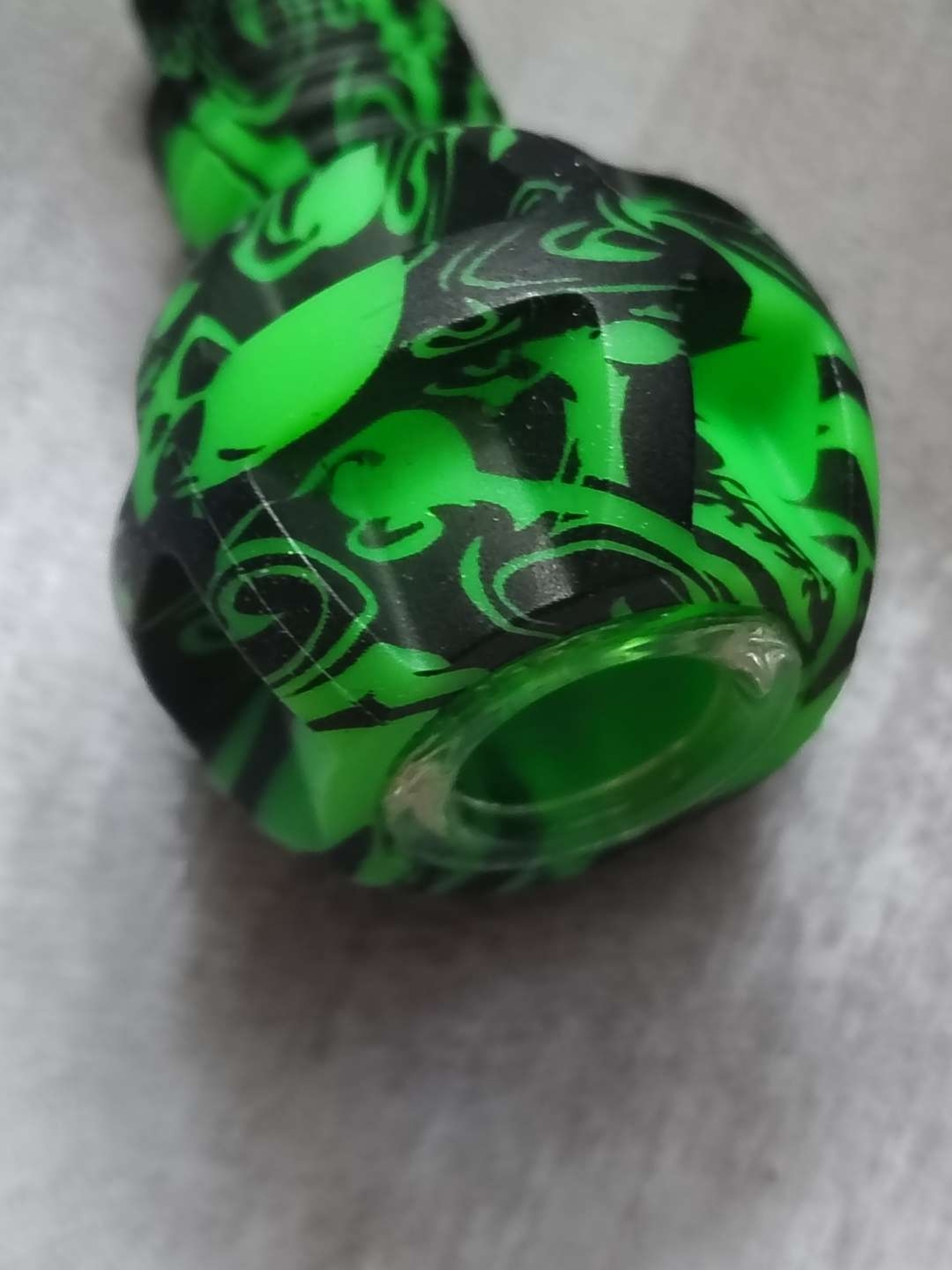Preview pic of Silicone Slide Green Skulls size adaptable