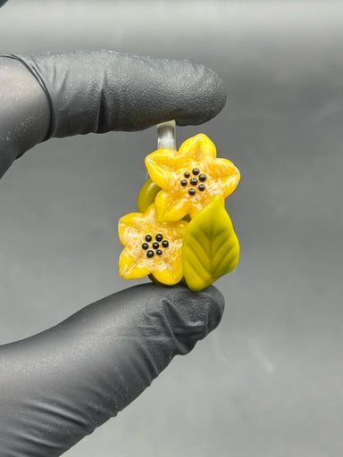 Preview pic of Floral pendant