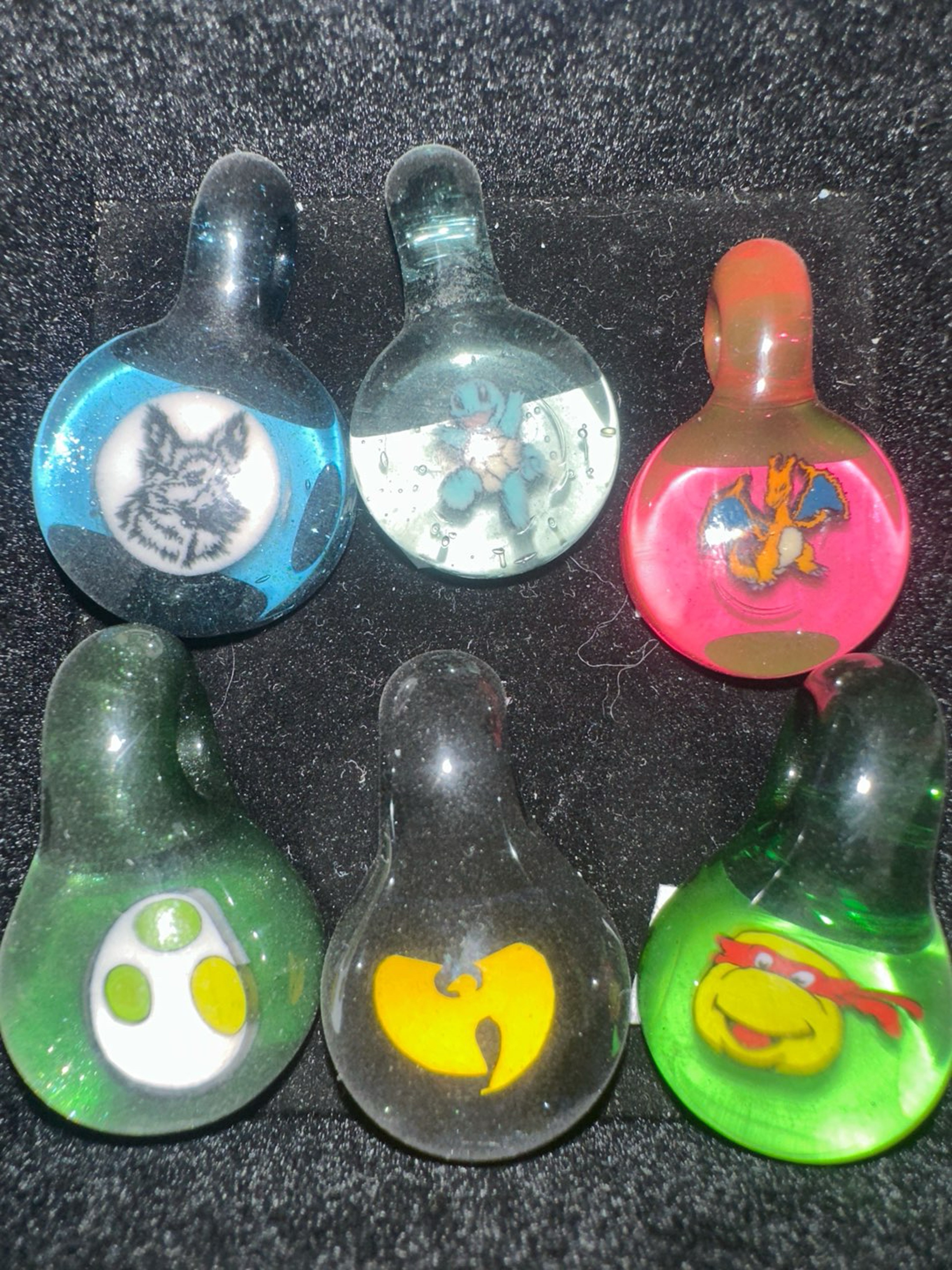 Preview pic of Variety of pendants available