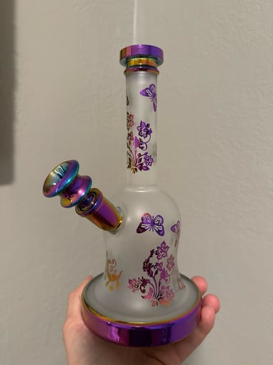 Preview pic of Butterfly Vase Bong