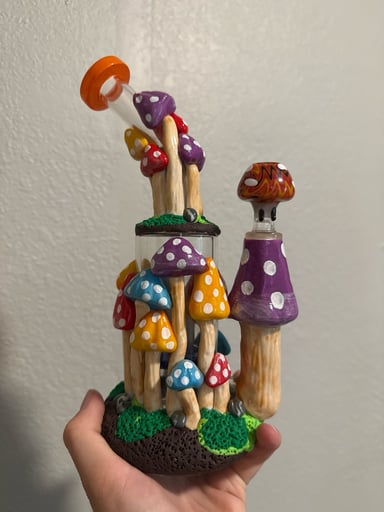 Preview pic of Mushroom wrapped bong / rig
