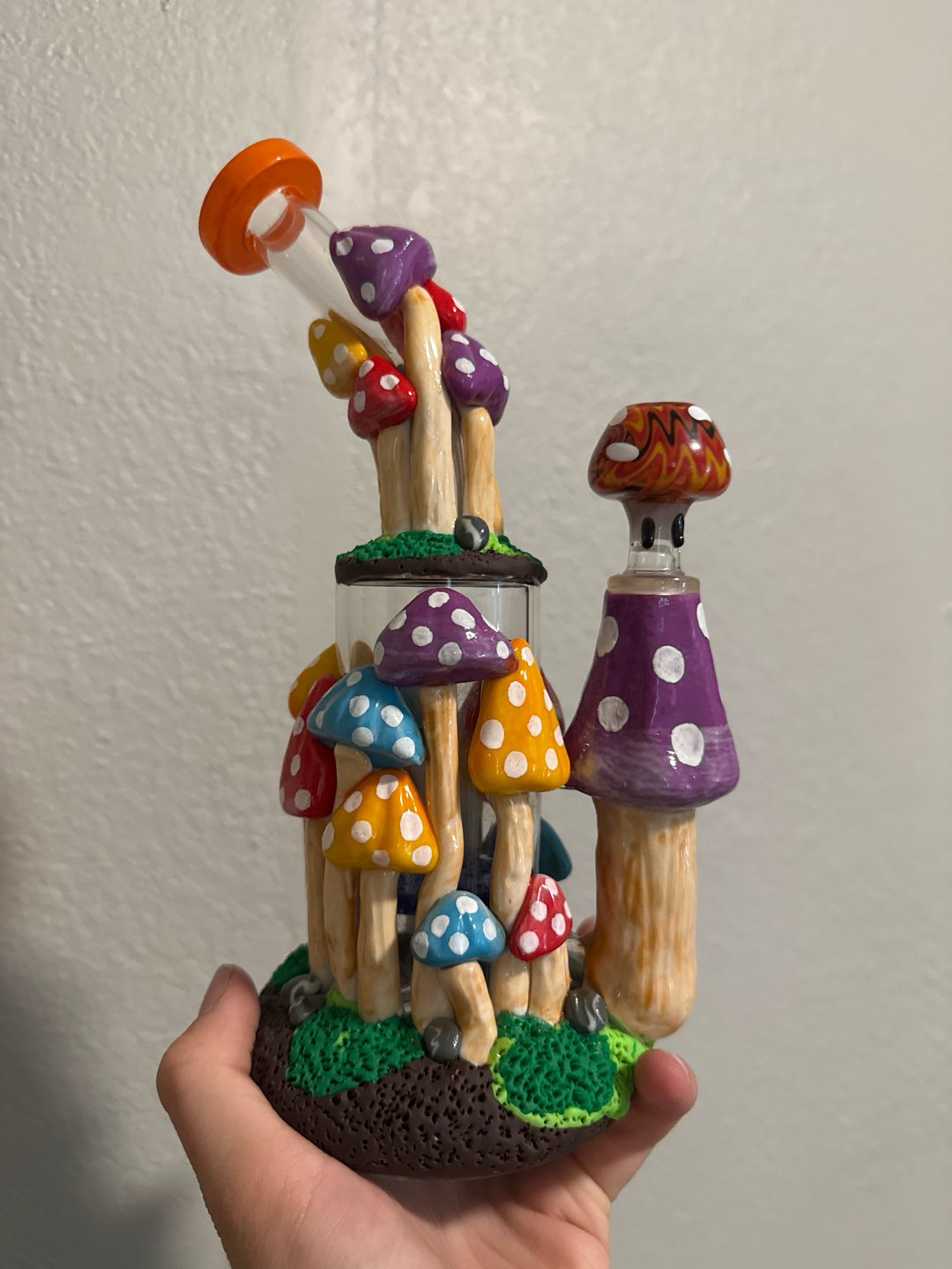 Preview pic of Mushroom wrapped bong / rig