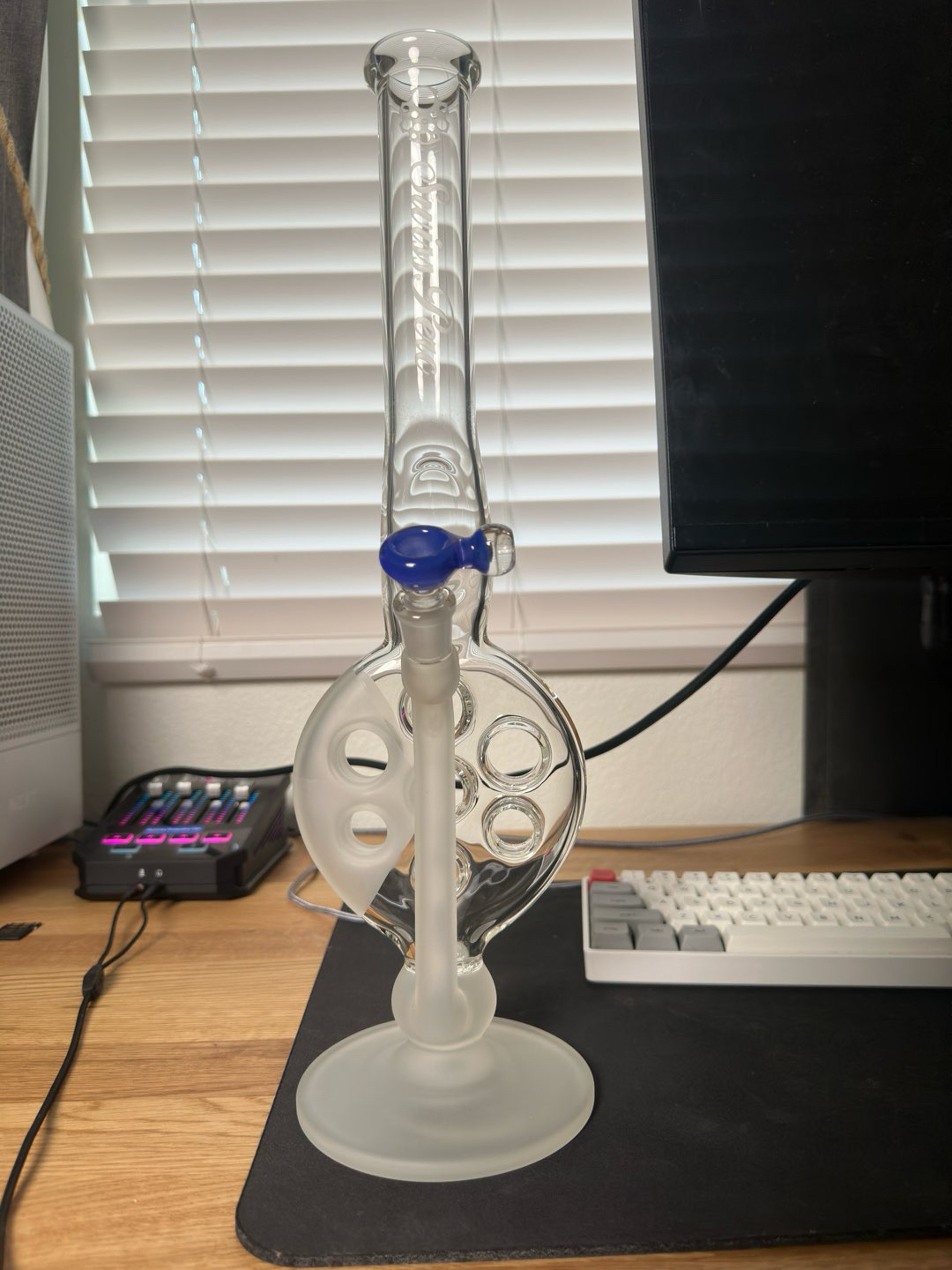 Preview pic of Swiss perc 7 hole half frosted
