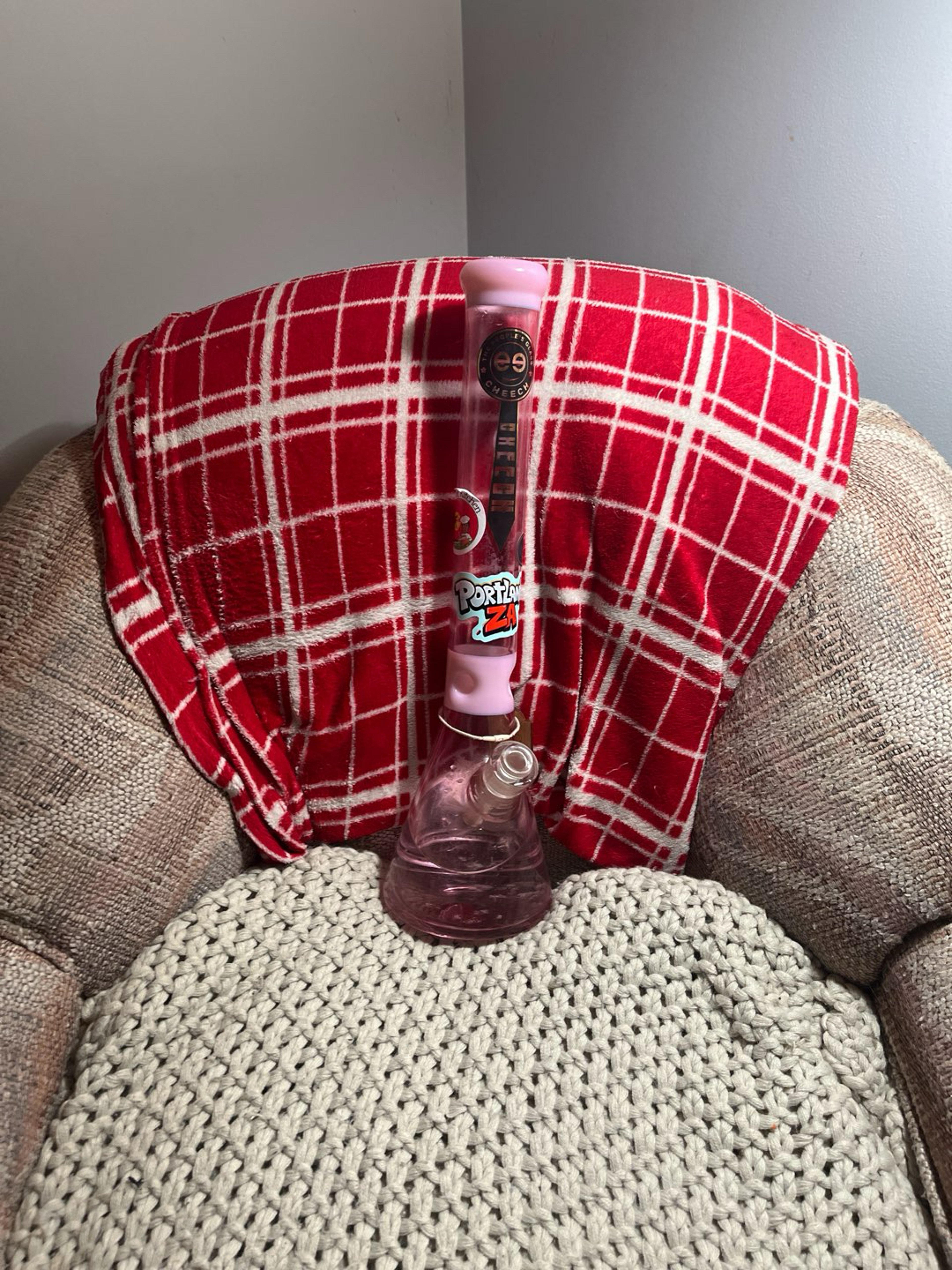 Preview pic of Cheech pink 18” beaker (trades)