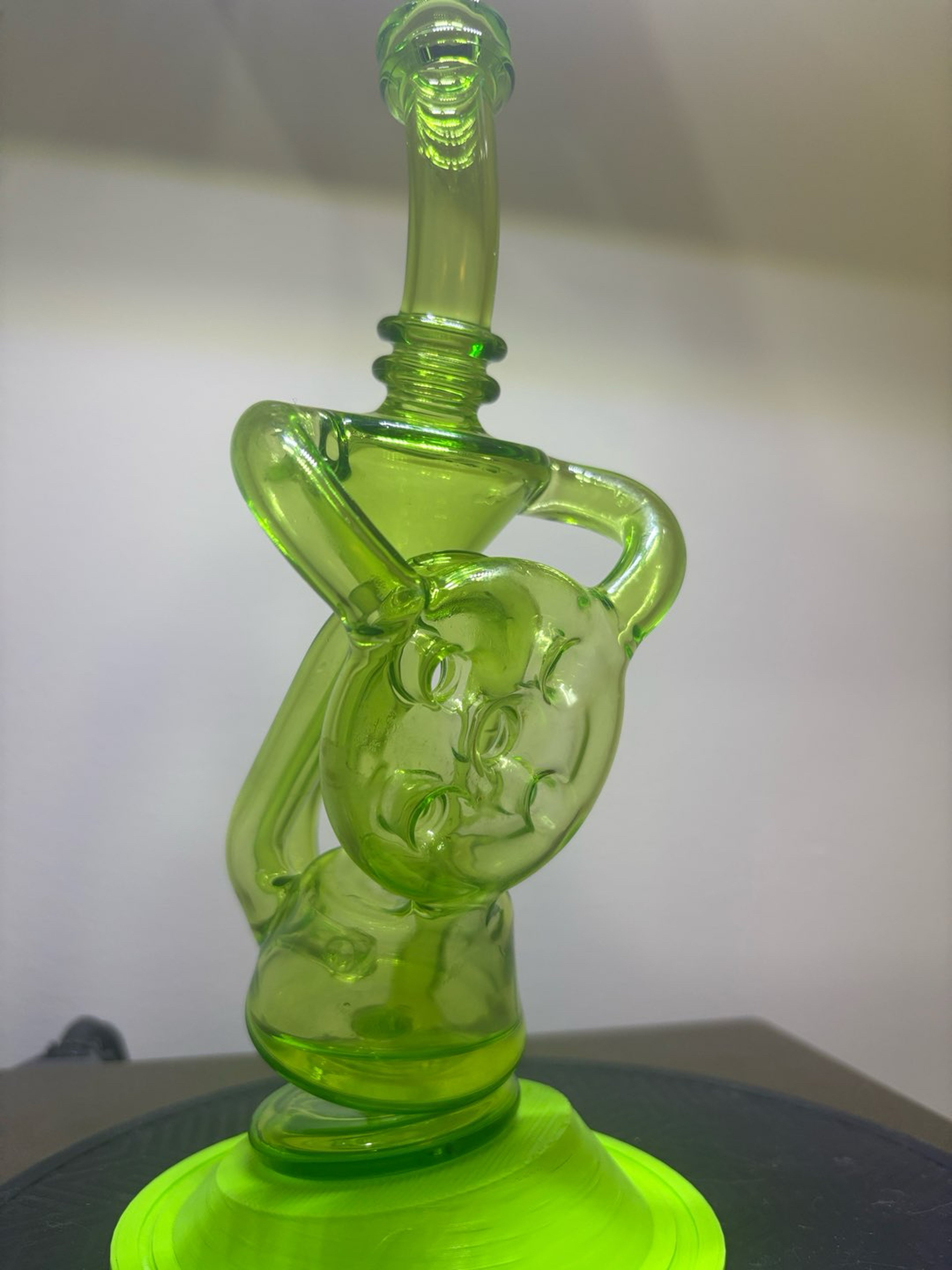 Preview pic of Slyme Green Swiss Recycler Puffco attachment