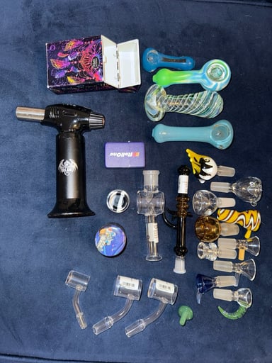 Preview pic of 25 piece lot