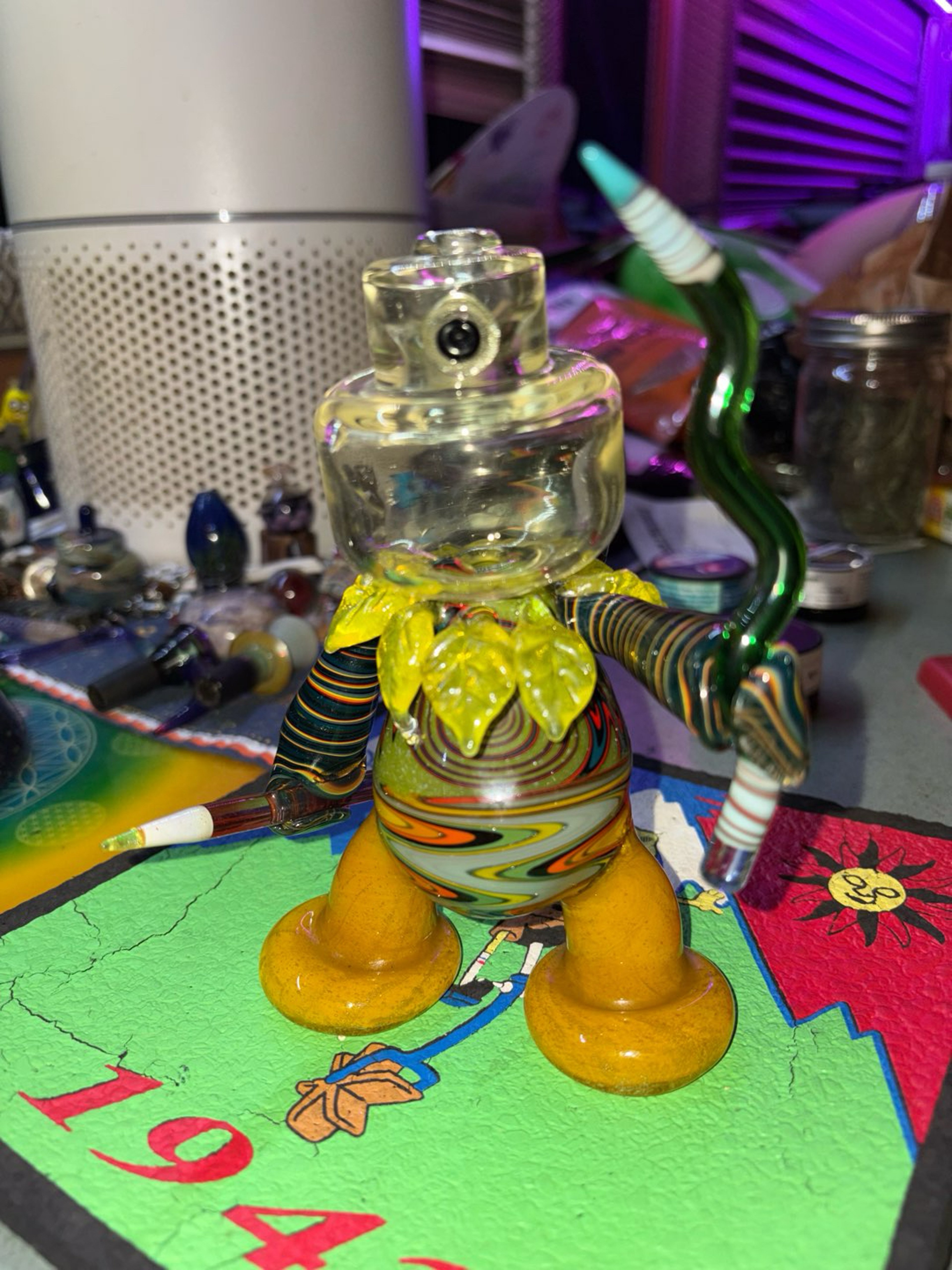 Preview pic of Boroblood Spray paint can/ cyclops guy