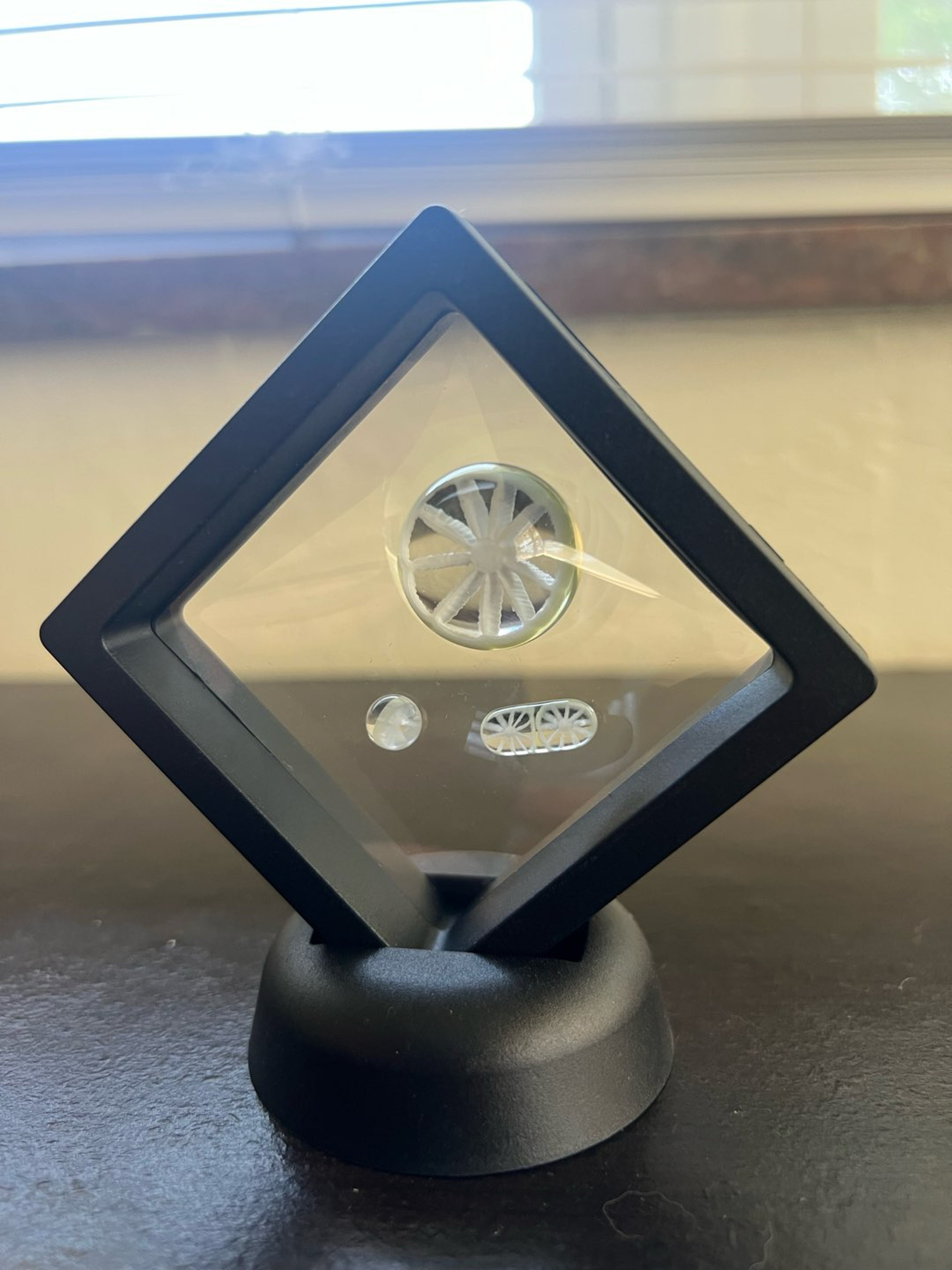 Preview pic of Lyons Neutronium UV Slurper Set