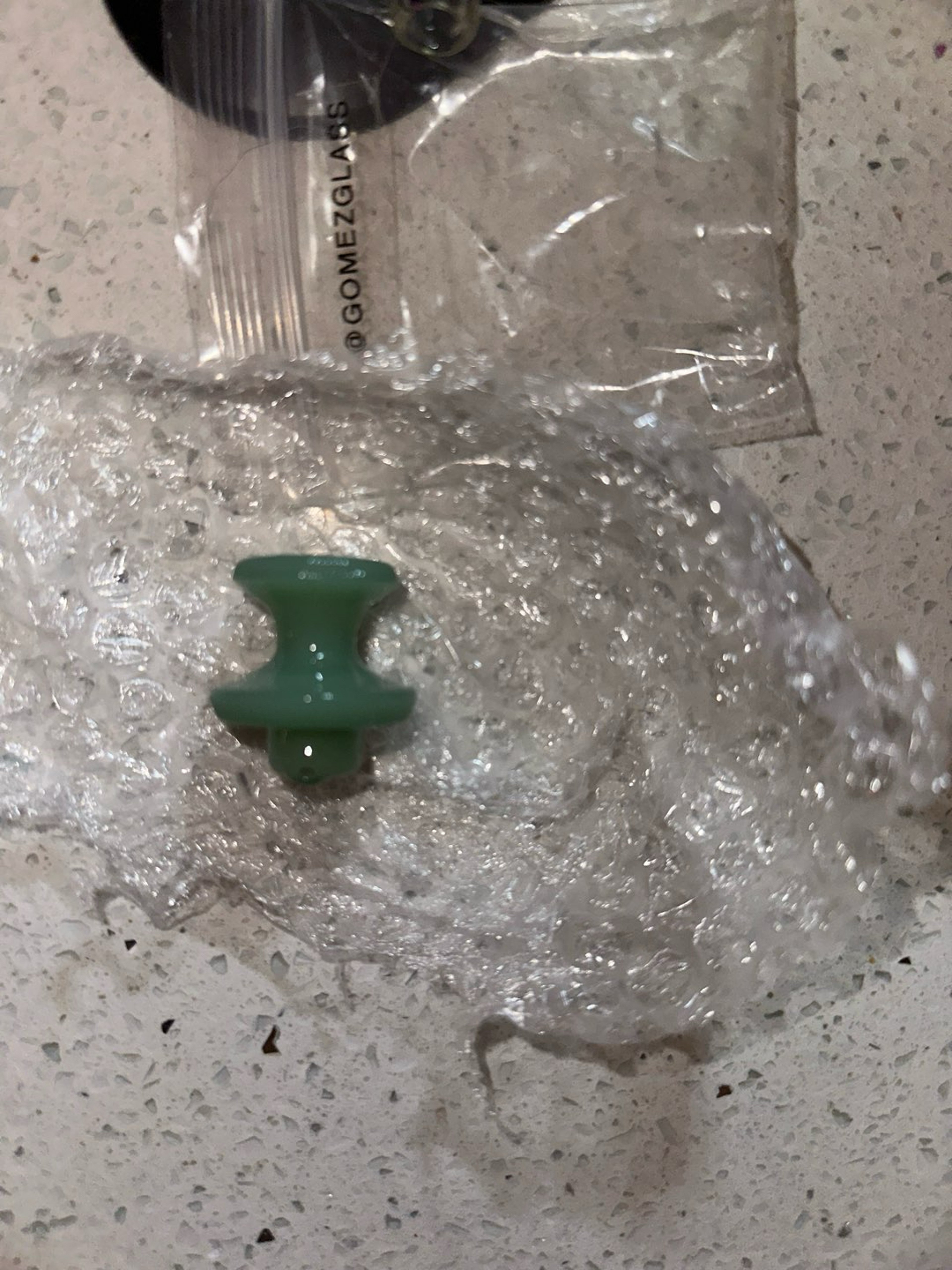 Preview pic of Gomez Glass Carb Cap