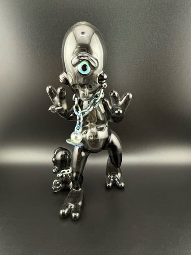 Preview pic of Amorphous Symphony X Cbxd Alien Sculpture