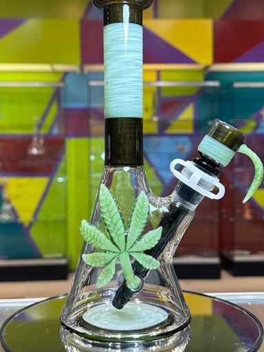 Preview pic of 3D Morie Pattern Leaf Beaker w/ Slide
