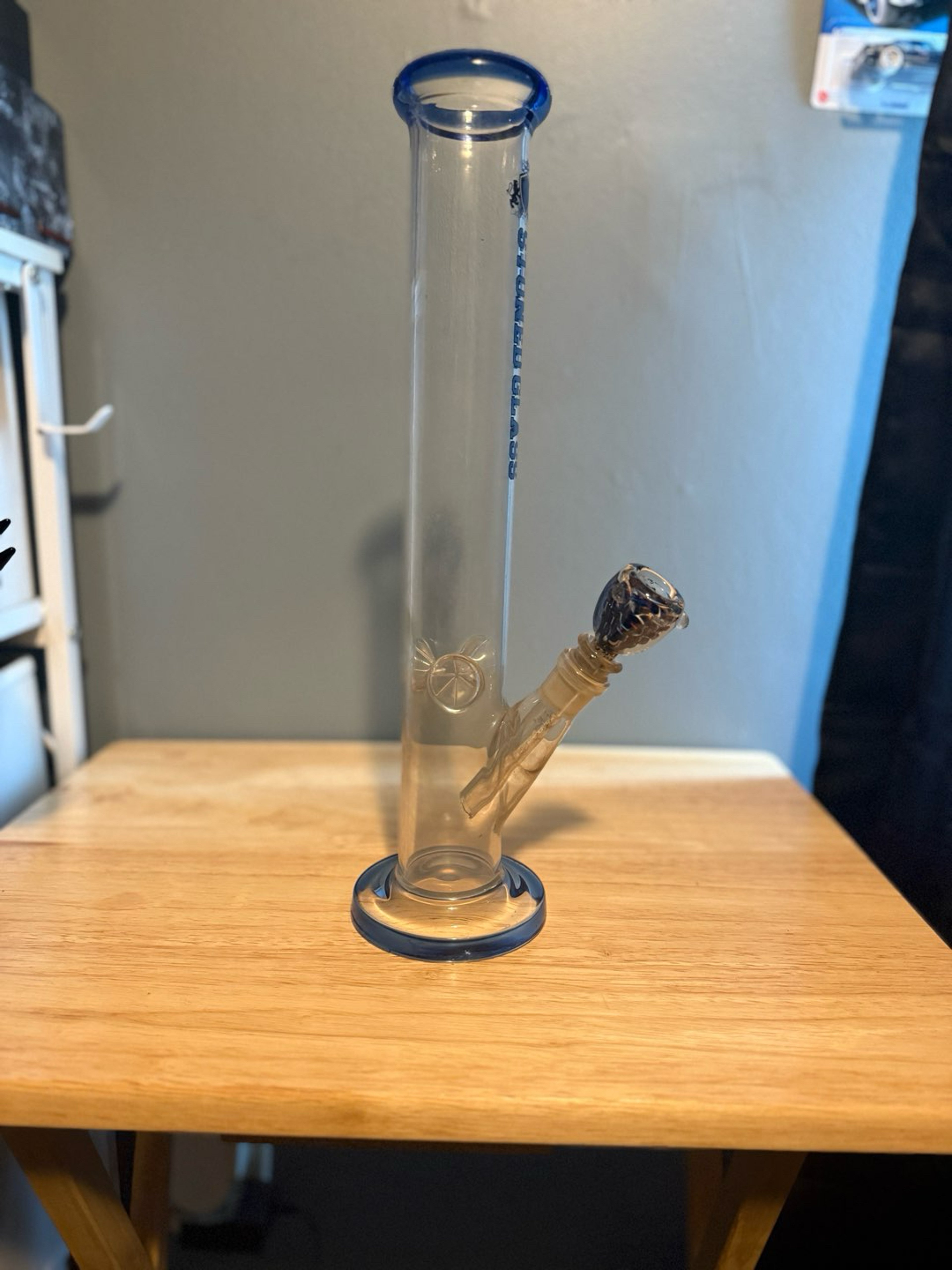 Preview pic of Stoned glass bong