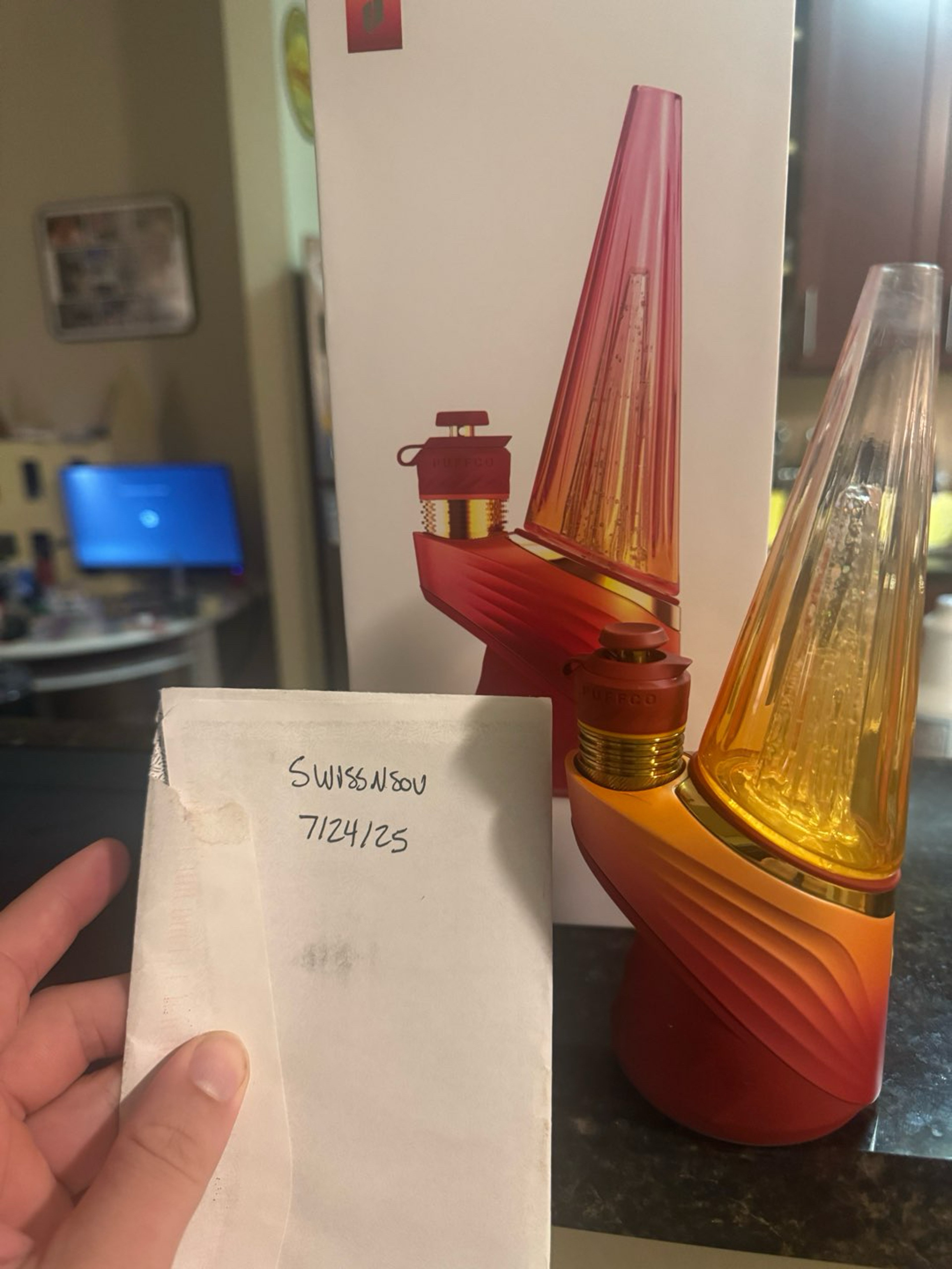 Preview pic of **USED Puffco Peak Pro Daybreak**