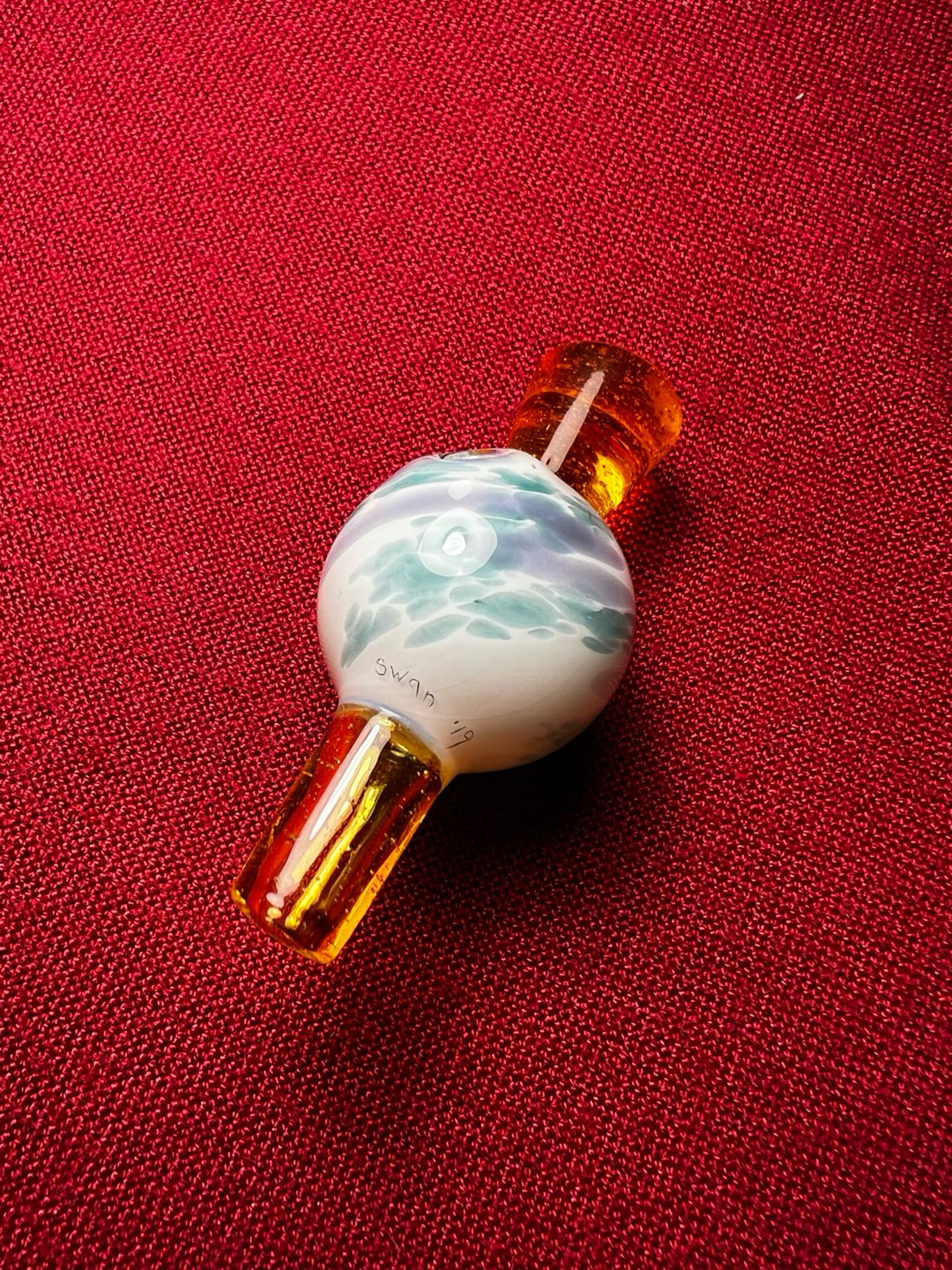 Preview pic of Swan Glass Cap