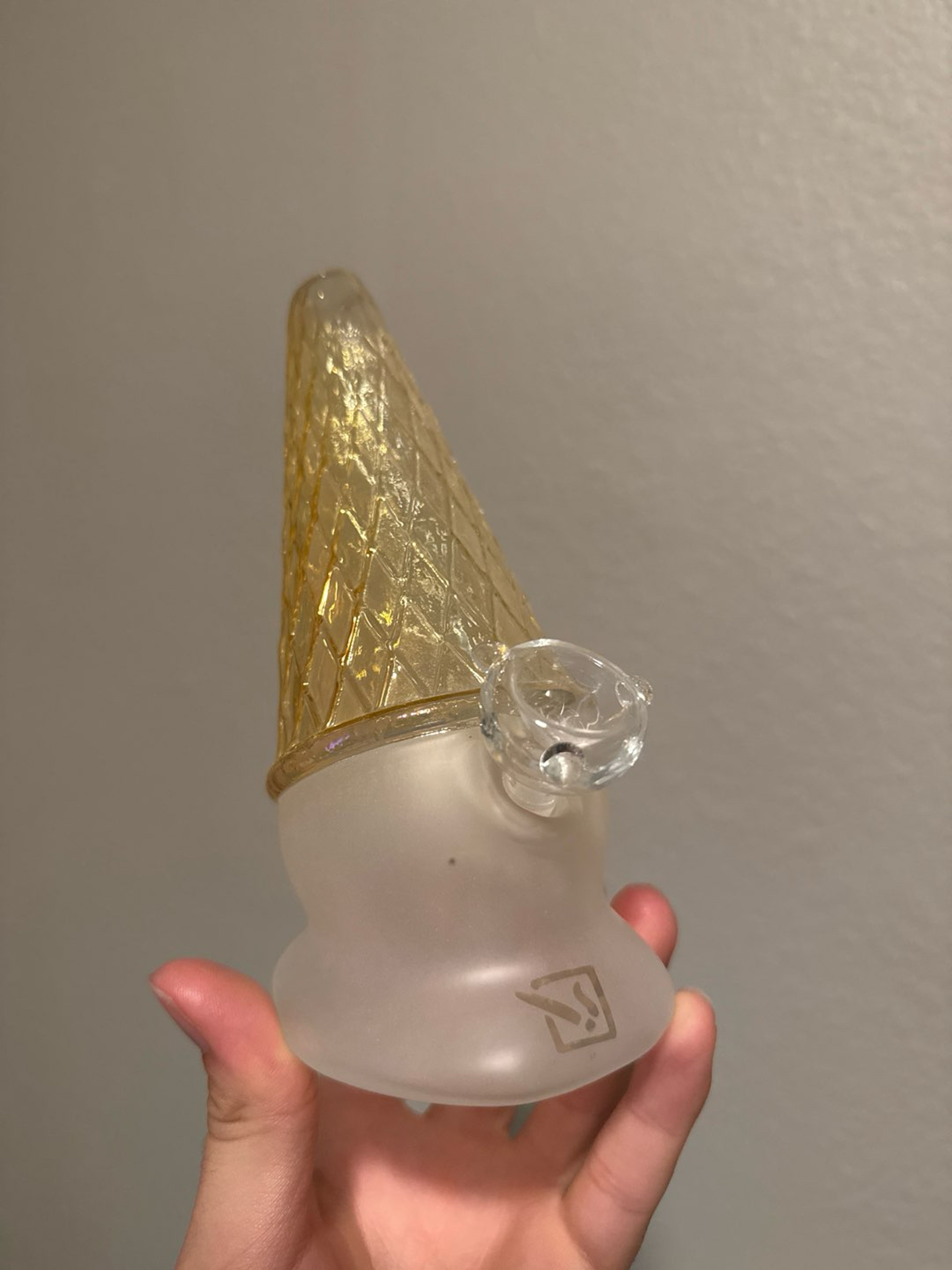 Melting Ice Cream Bong image 0