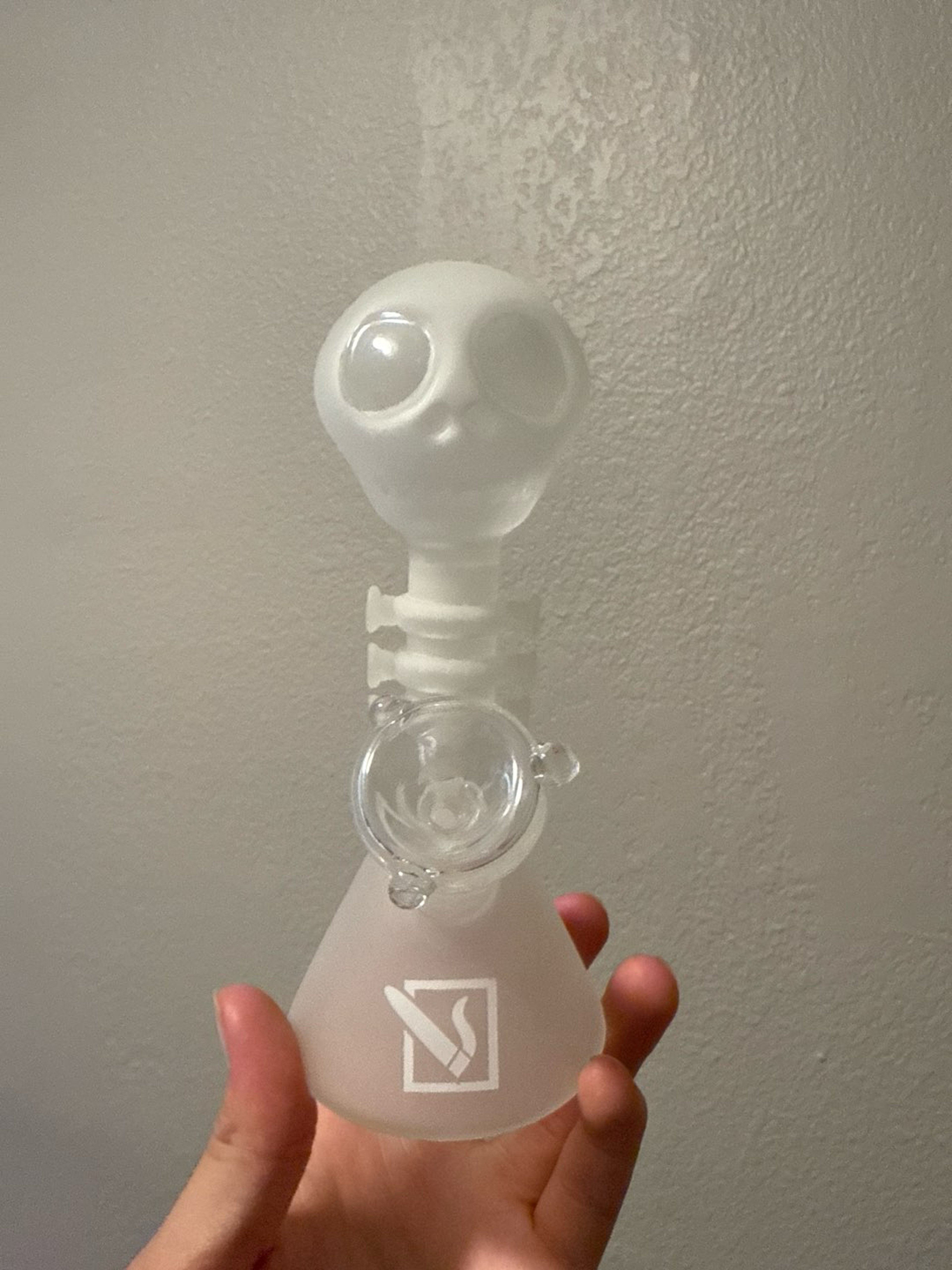 Preview pic of Skeleton Bong