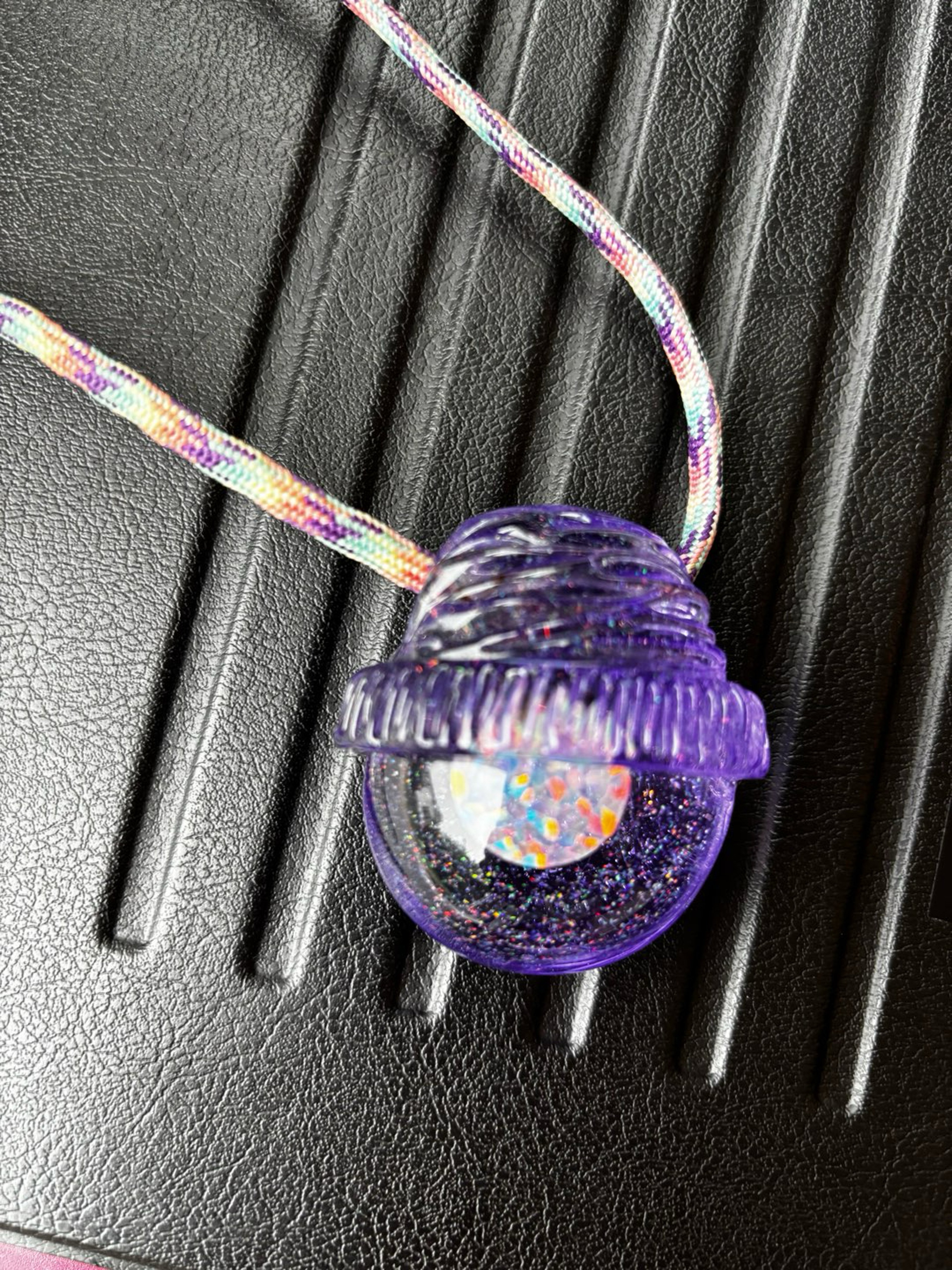 Preview pic of Junkie Glass Pendant 2020