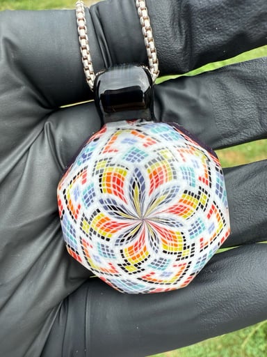 Preview pic of Alderson(Sammyboyalderson) ‘22 faceted filla pendy