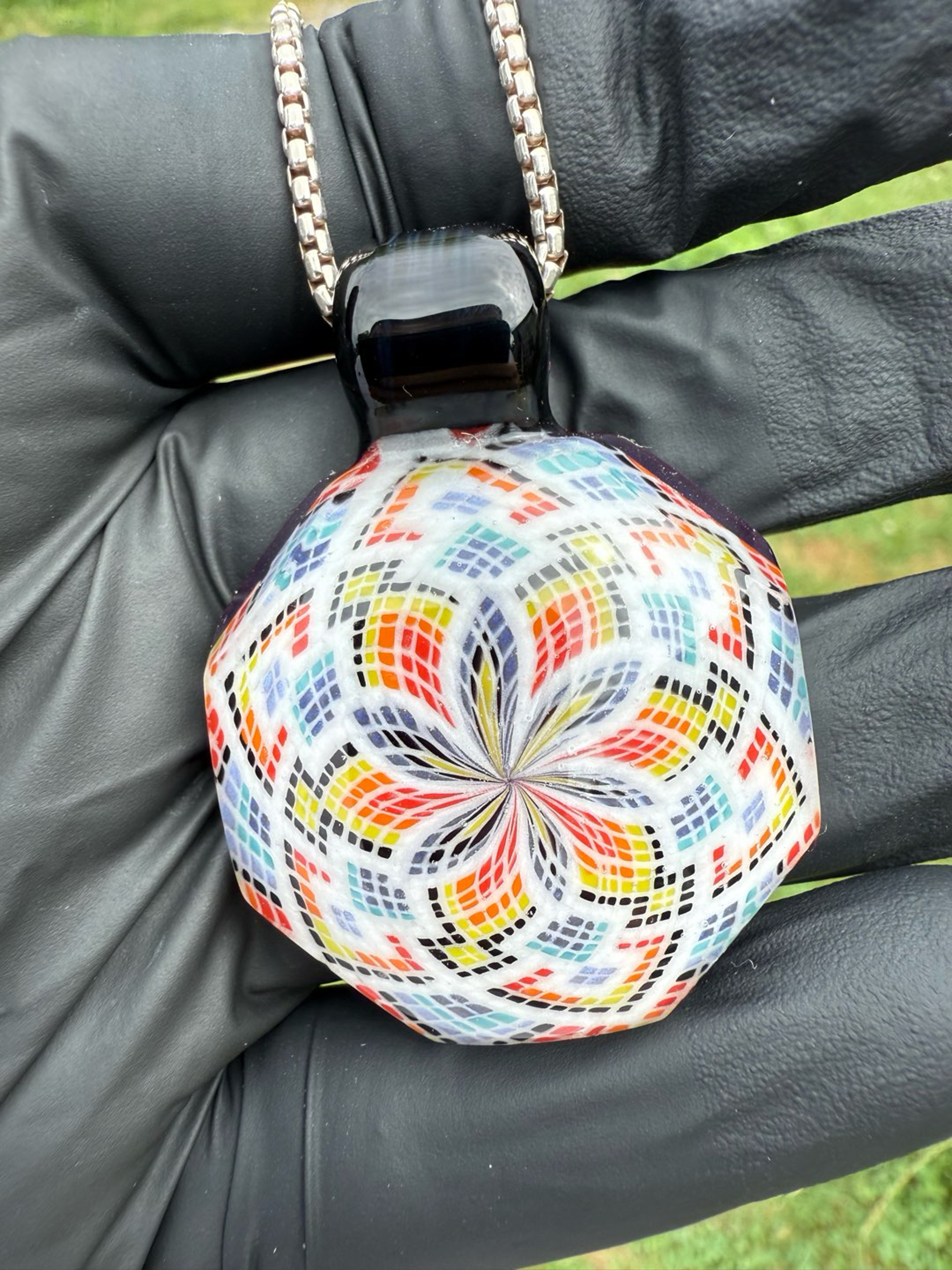 Preview pic of Alderson(Sammyboyalderson) ‘22 faceted filla pendy