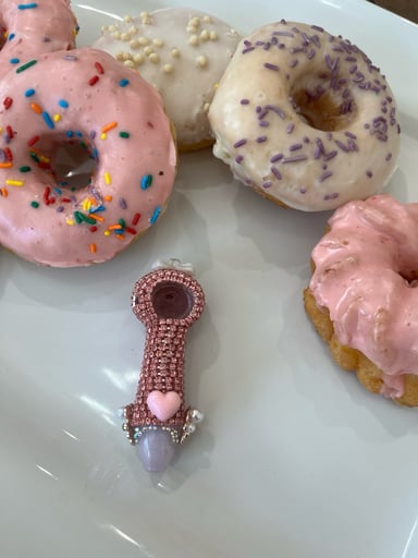 Preview pic of Pink Rhinestone Coquette Pipe