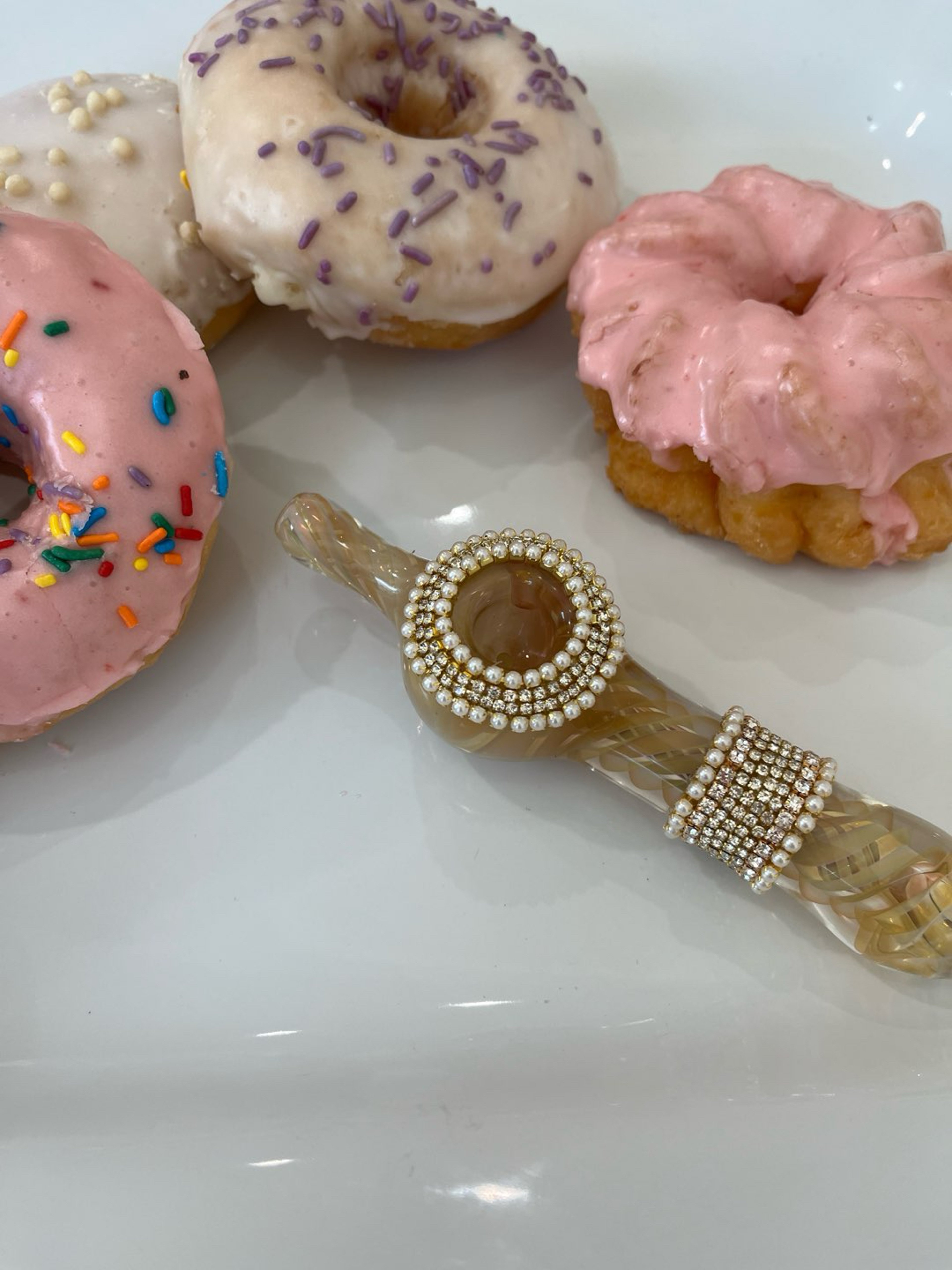 Preview pic of Pearl & Crystal Pipe
