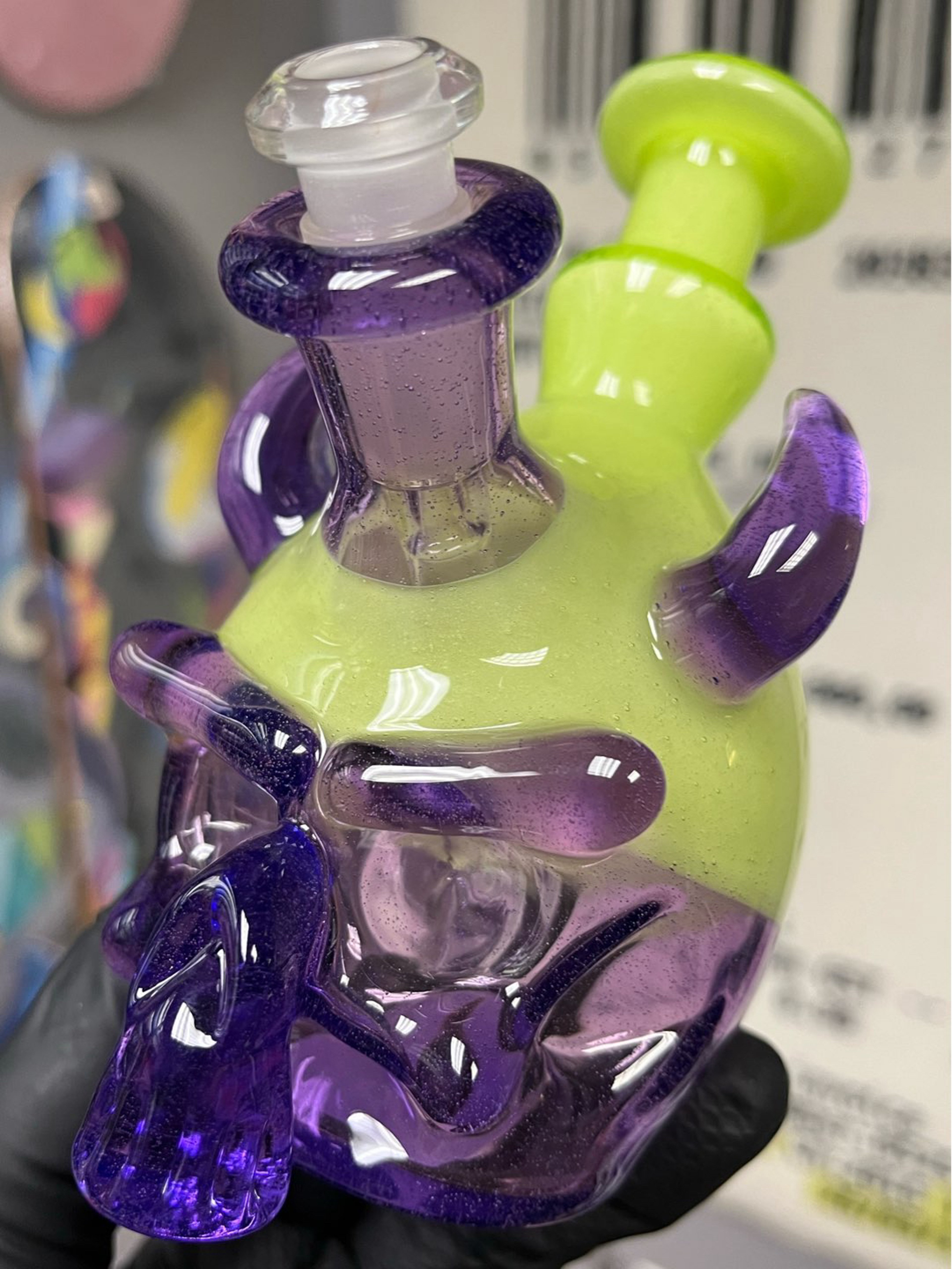 Preview pic of TUSKUM glass CFL Skull Jammer