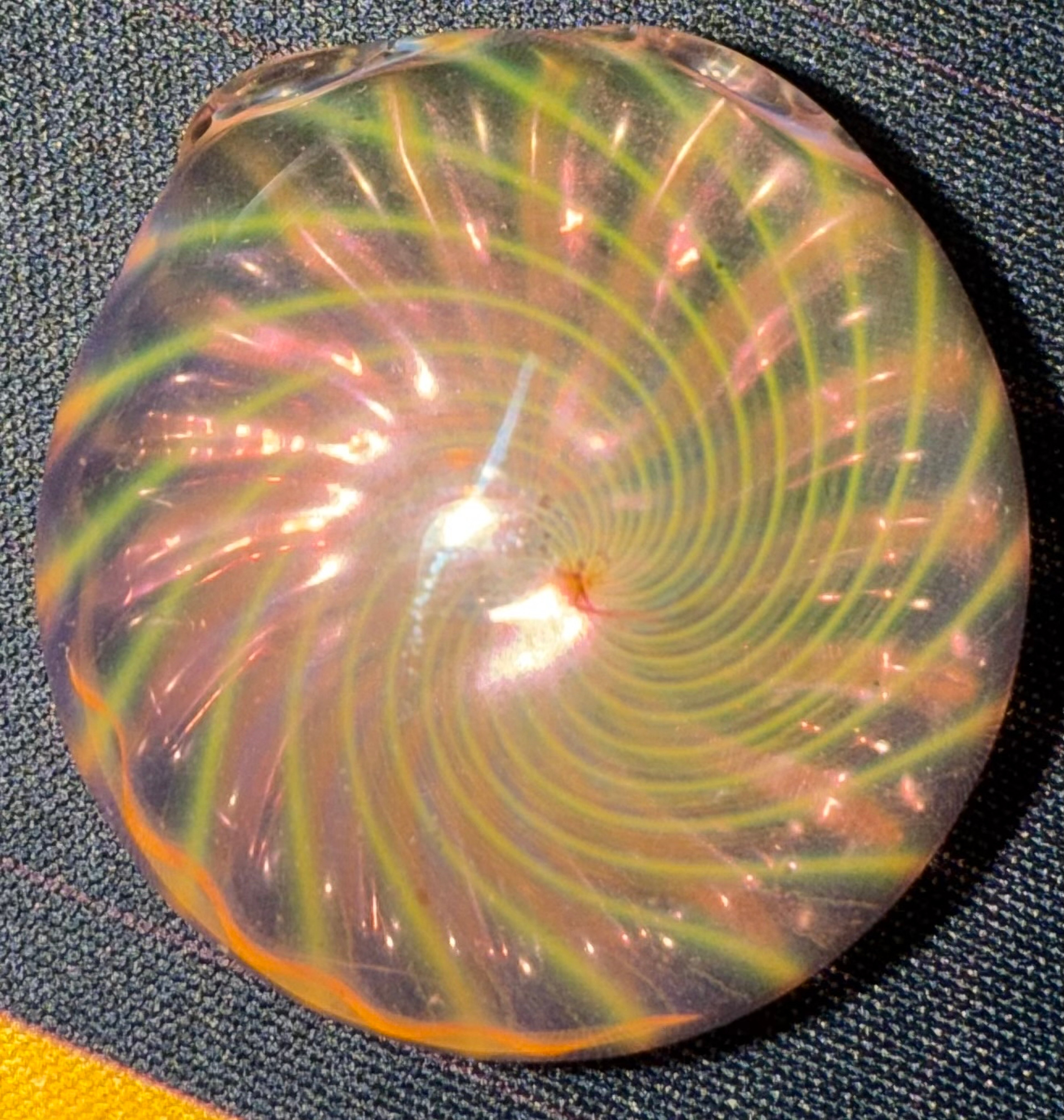 Preview pic of Fume Pendant