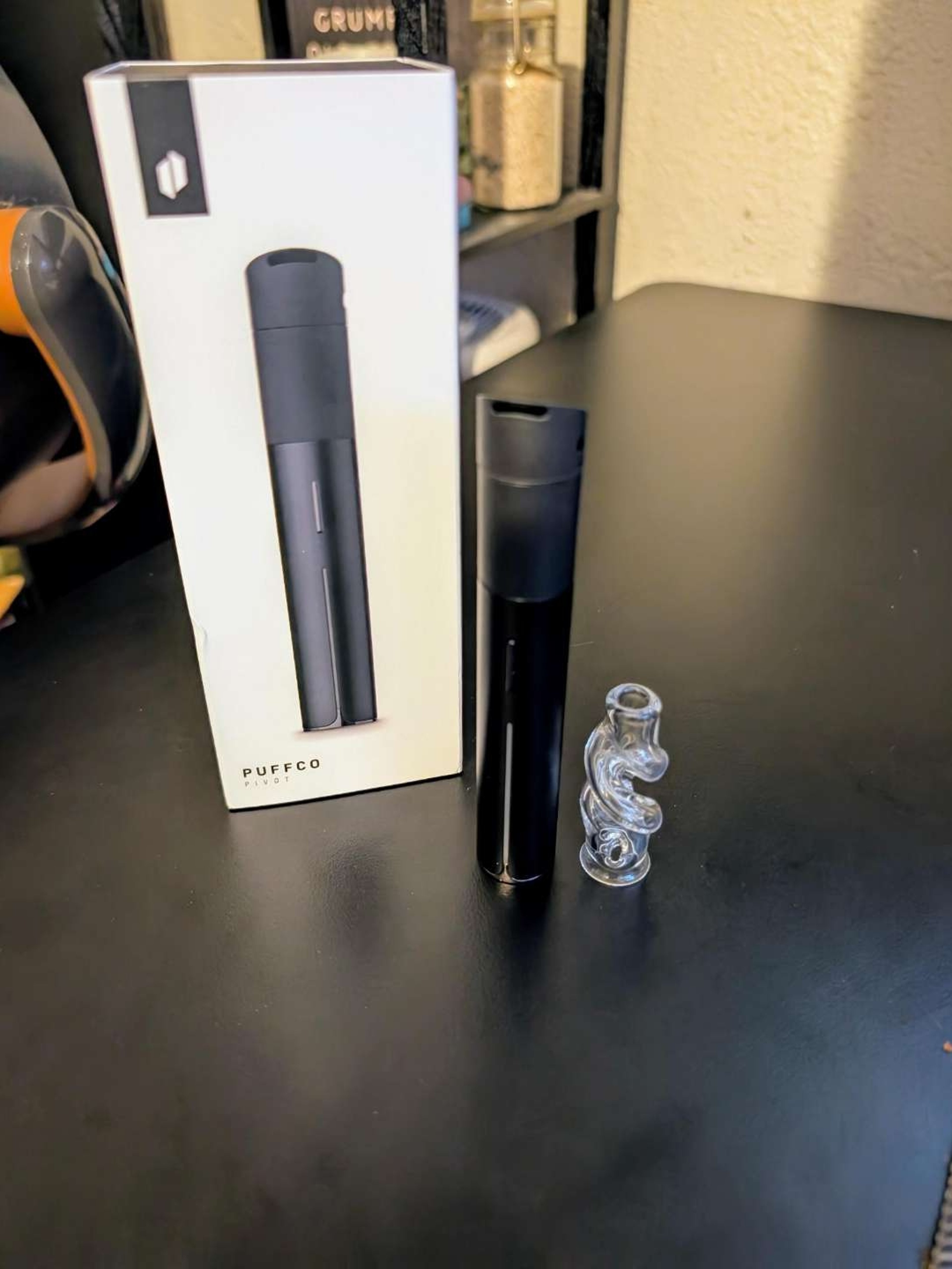 Preview pic of Puffco Pivot with Rich Brian helix mouthpiece