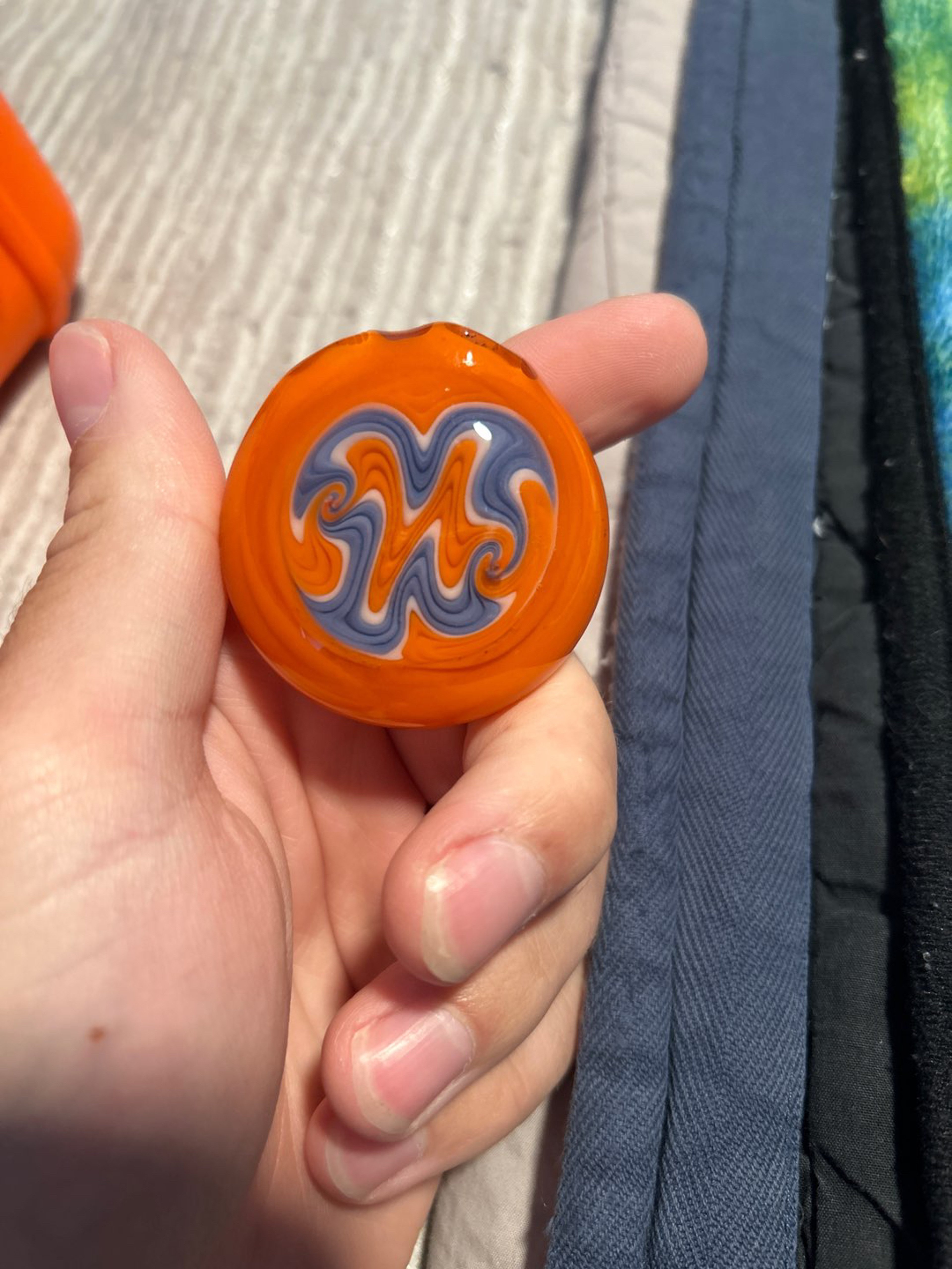 Preview pic of Wigwag disc pendant