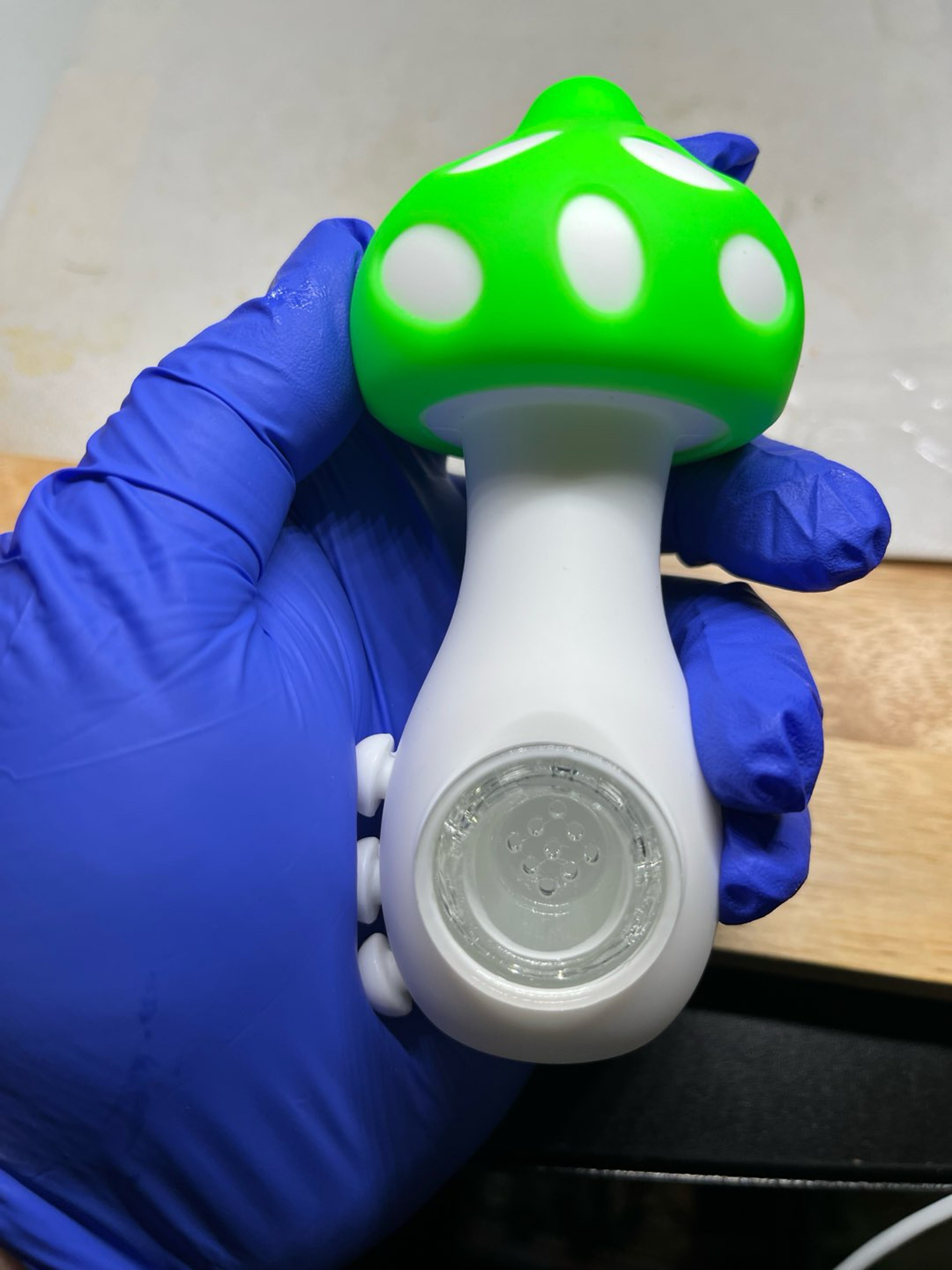 Preview pic of Green Mushroom Cap Glass & Silicone Pipe