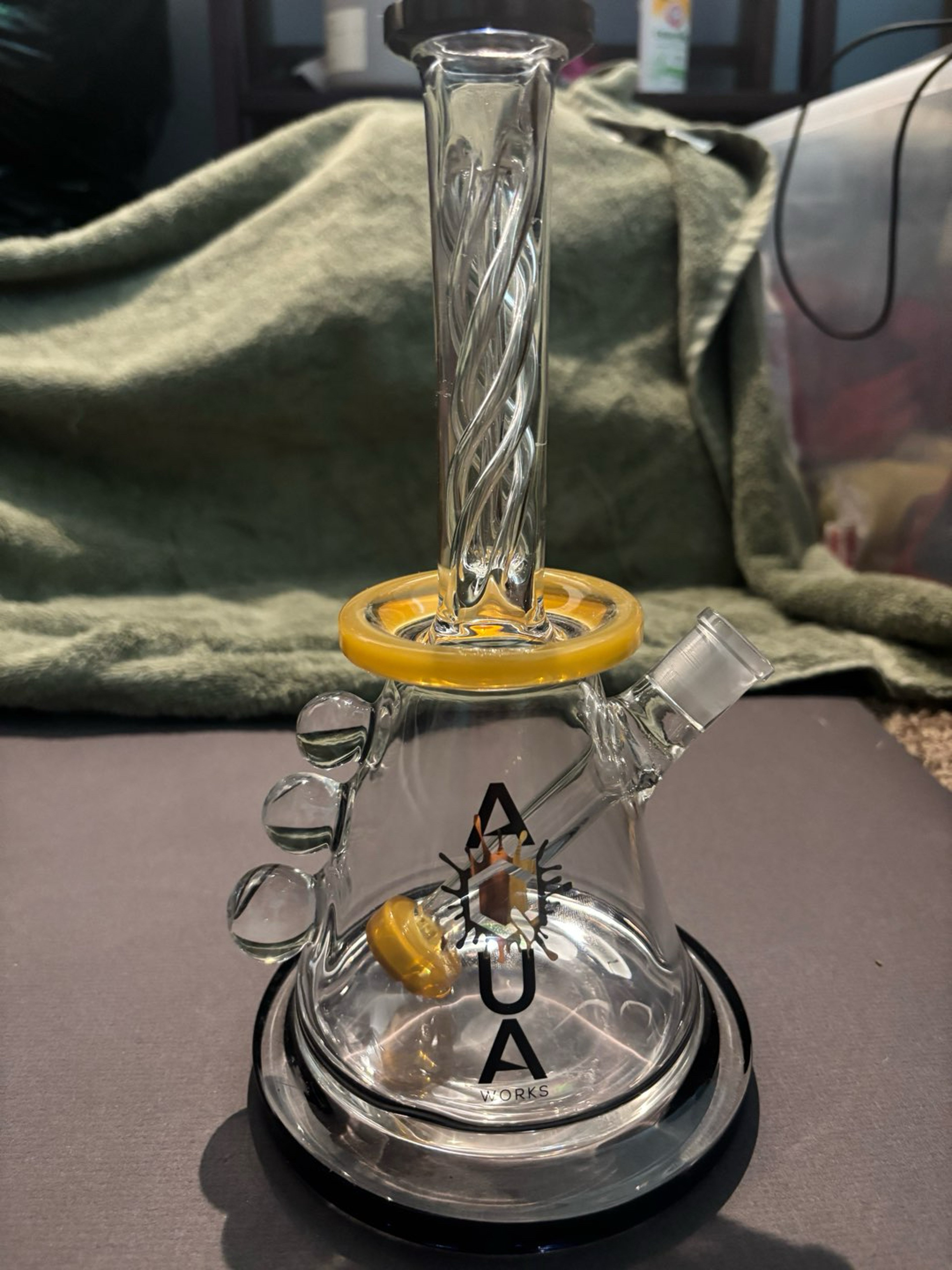 Preview pic of Aqua Glass Thick Beaker Bong