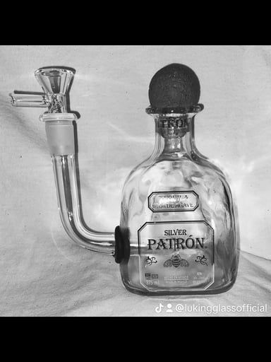 Preview pic of Liquor Bottle Bong