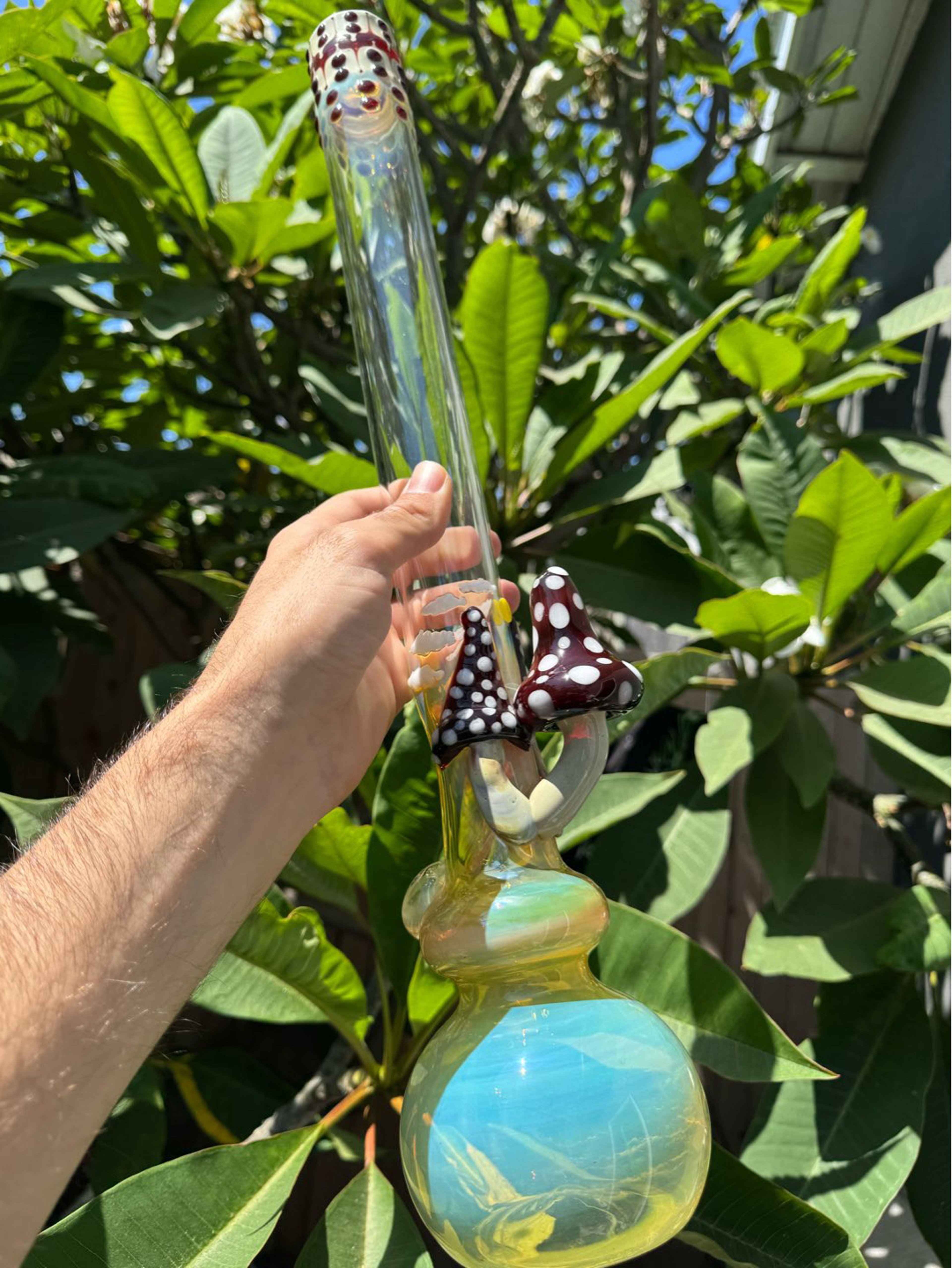 Preview pic of Trident Glass Bubble beaker 22” (Mushroom accents)