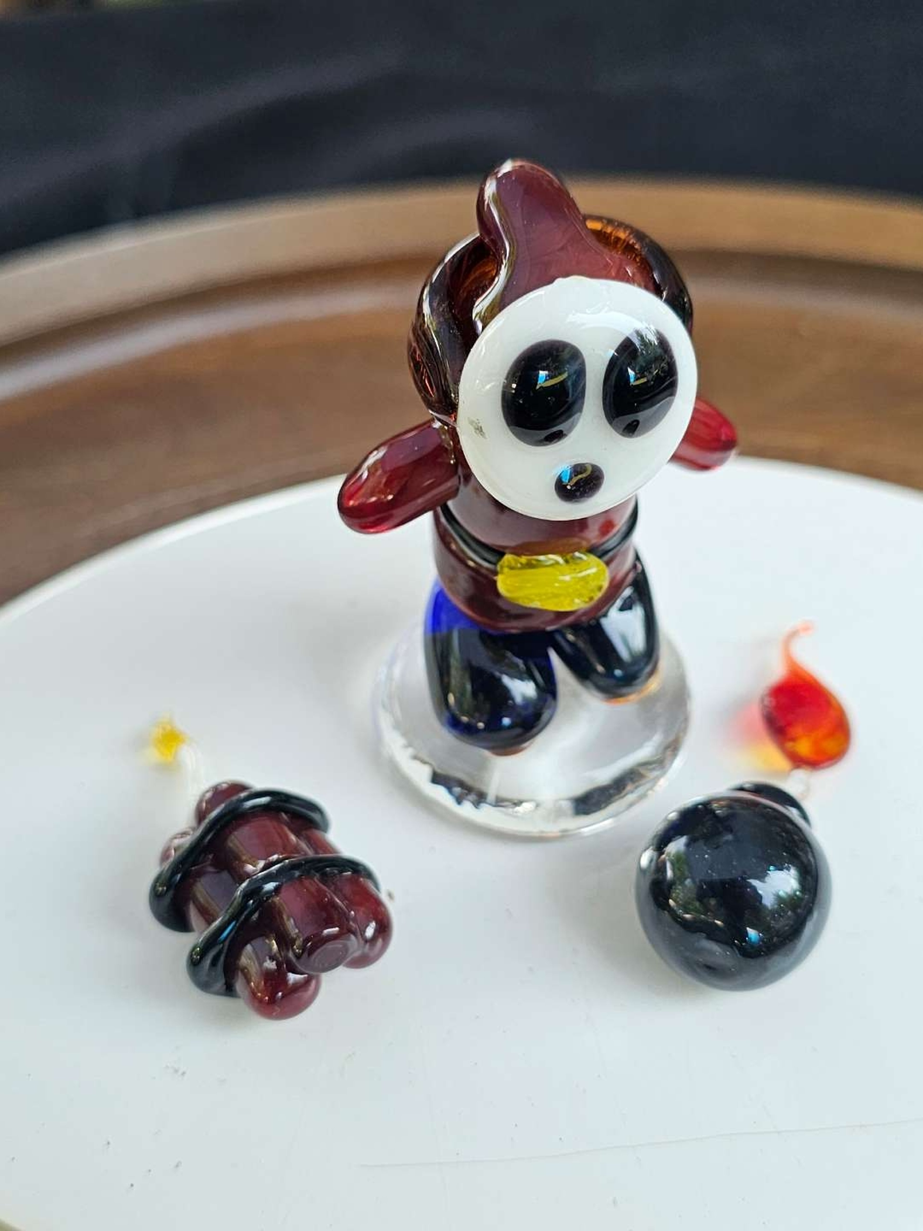 Preview pic of Shy guy with bombs